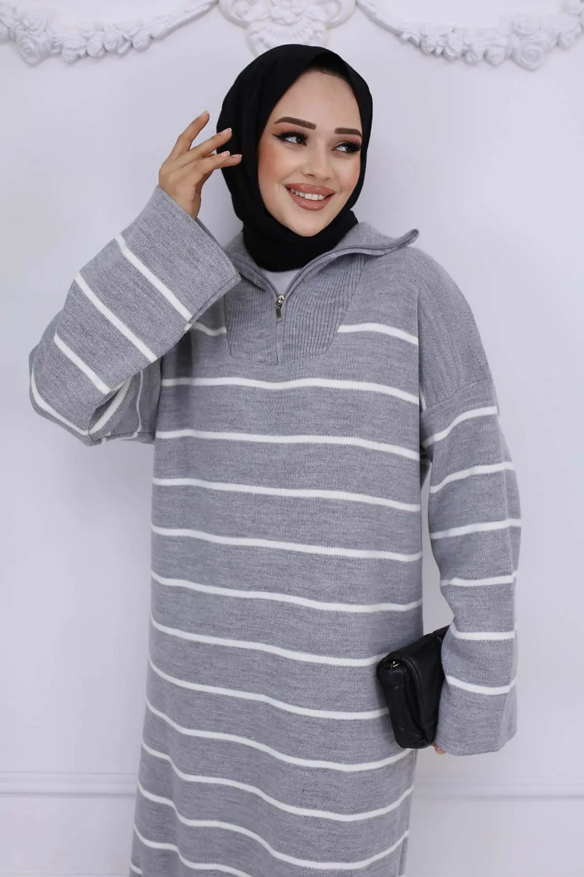 Yakası Fermuar Detaylı Çizgili Triko Elbise-detail