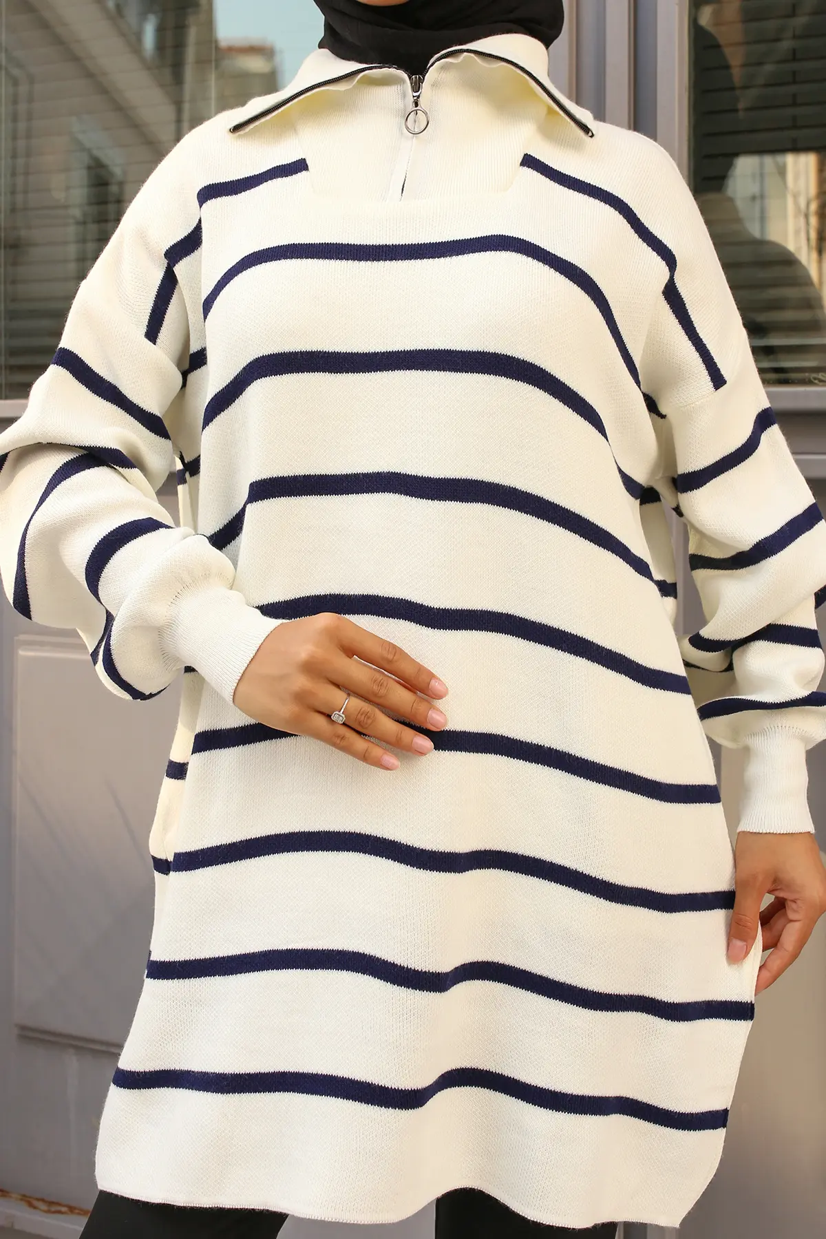 Yakası Fermuarlı Çizgili Triko Tunik-detail