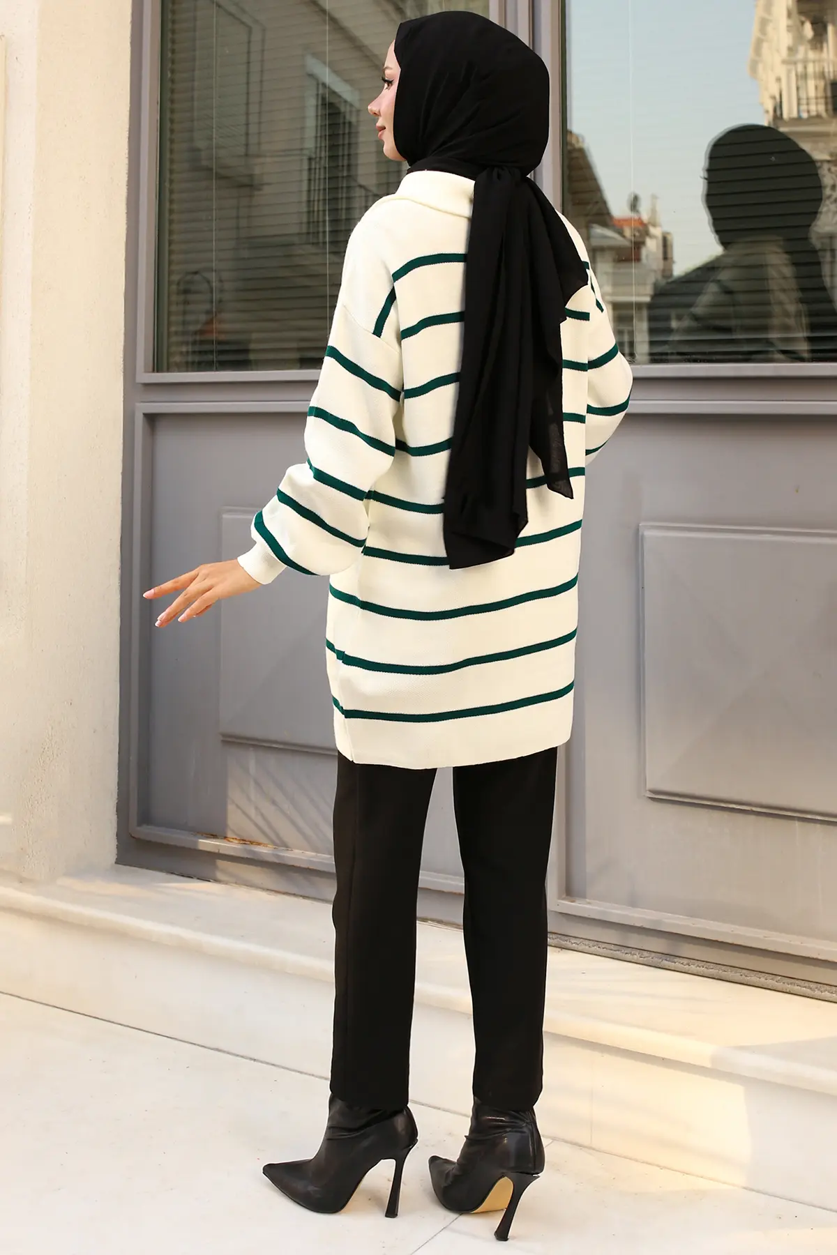 Yakası Fermuarlı Çizgili Triko Tunik-detail