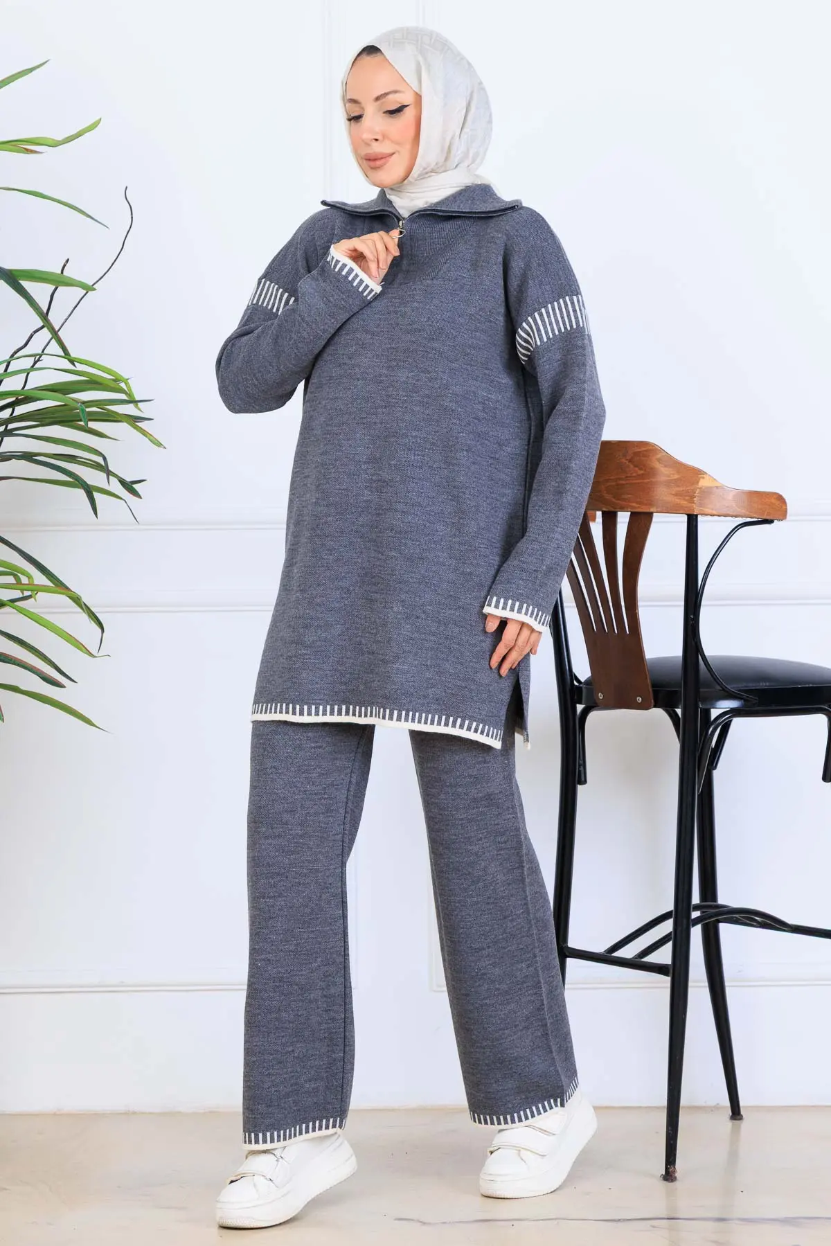 Yakası Fermuarlı Şerit Detay Triko Takım-detail