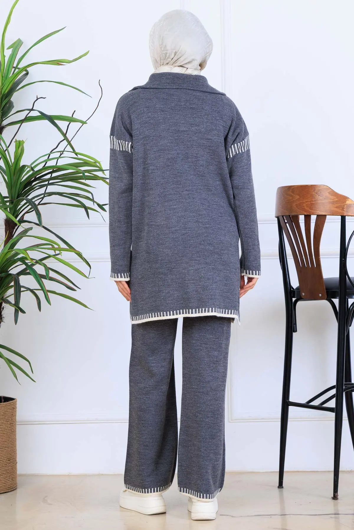 Yakası Fermuarlı Şerit Detay Triko Takım-detail