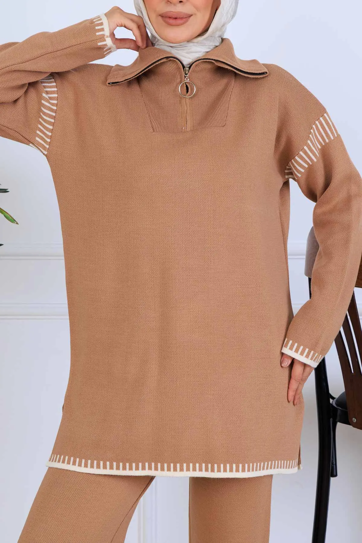 Yakası Fermuarlı Şerit Detay Triko Takım-detail