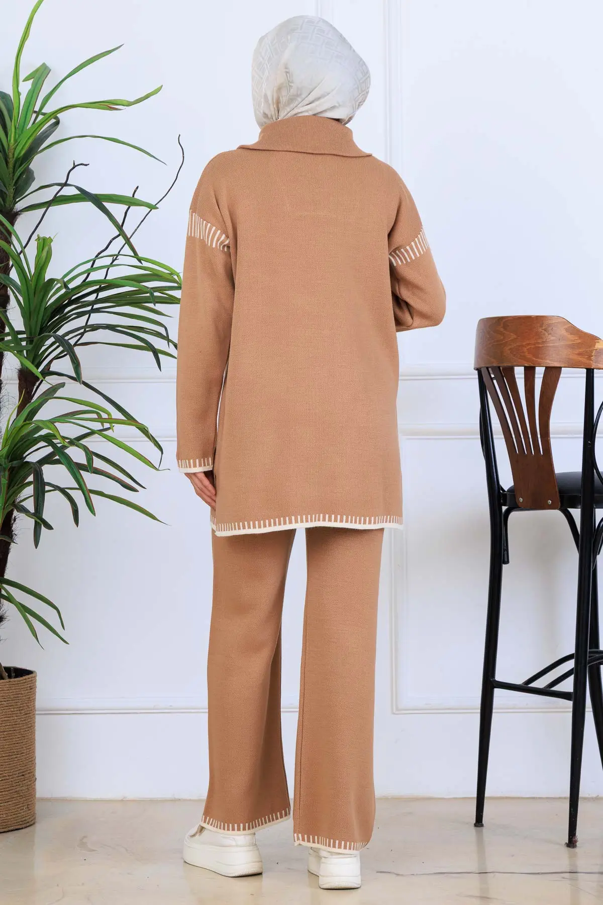 Yakası Fermuarlı Şerit Detay Triko Takım-detail