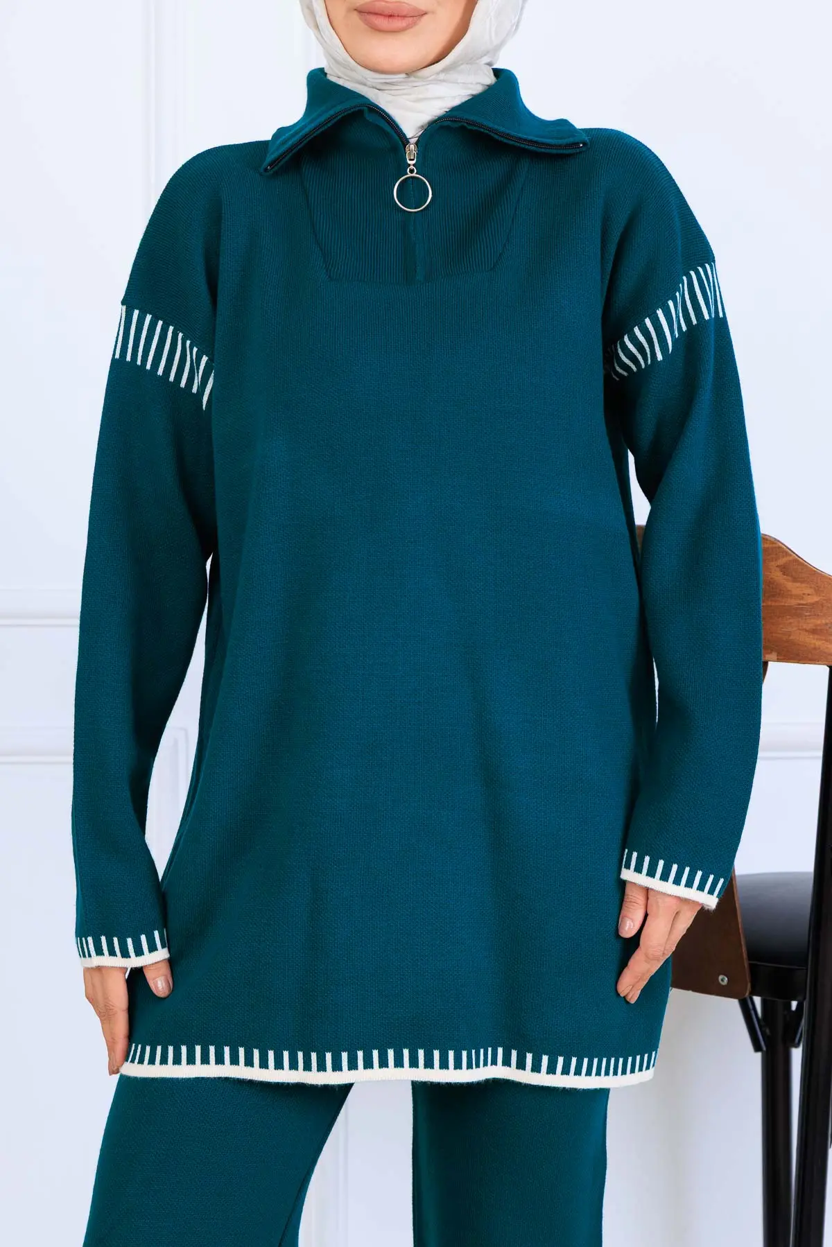 Yakası Fermuarlı Şerit Detay Triko Takım-detail