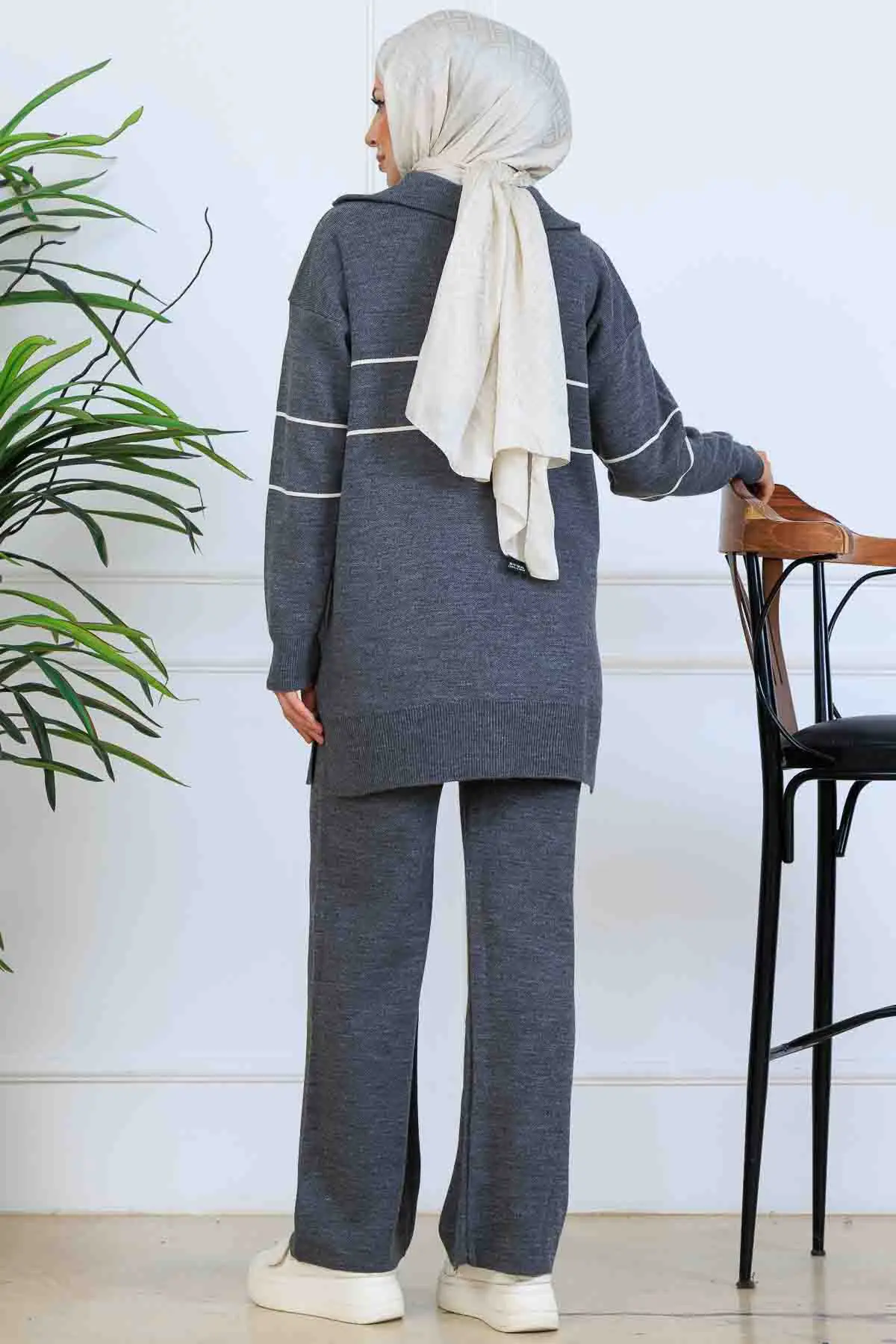 Yakası Fermuarlı Şeritli Triko Takım-detail