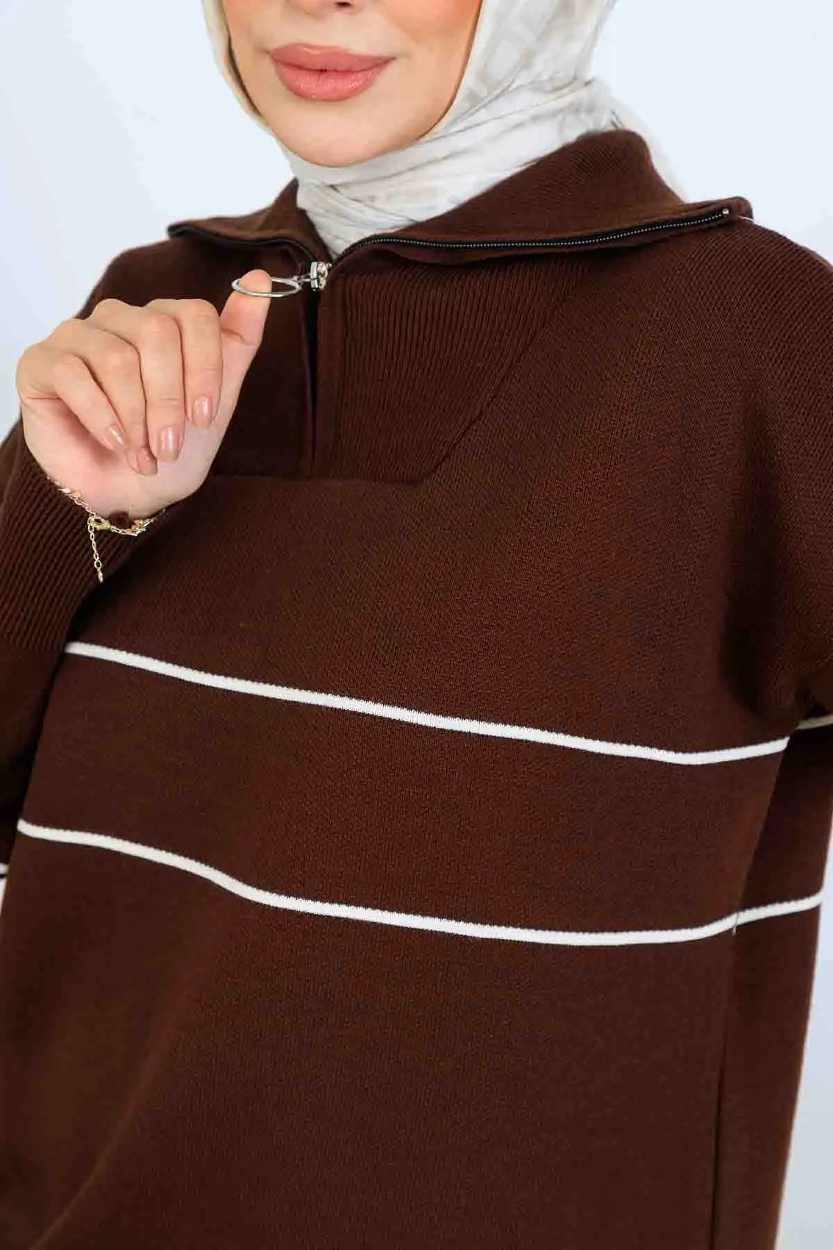 Yakası Fermuarlı Şeritli Triko Takım-detail