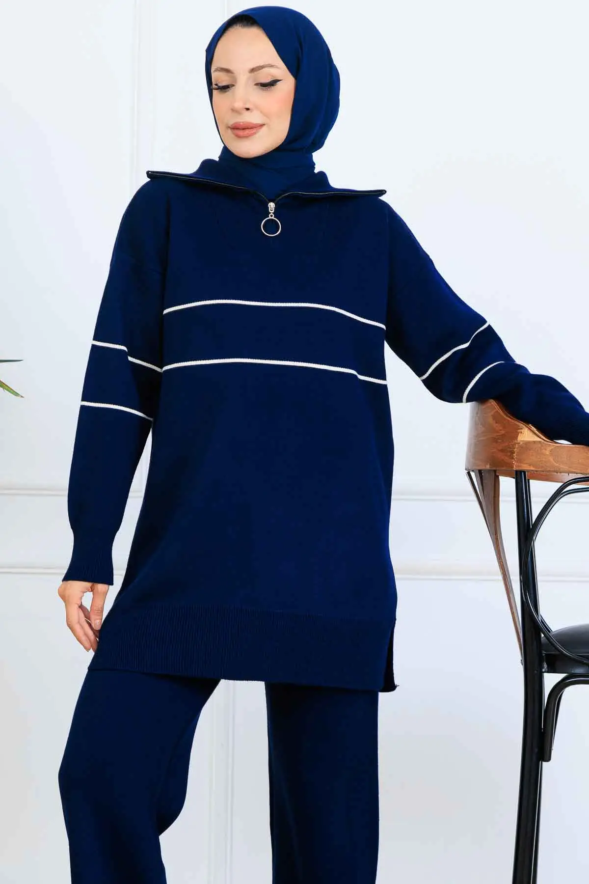 Yakası Fermuarlı Şeritli Triko Takım-detail