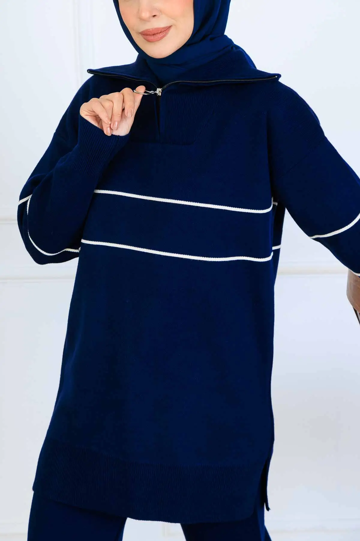 Yakası Fermuarlı Şeritli Triko Takım-detail