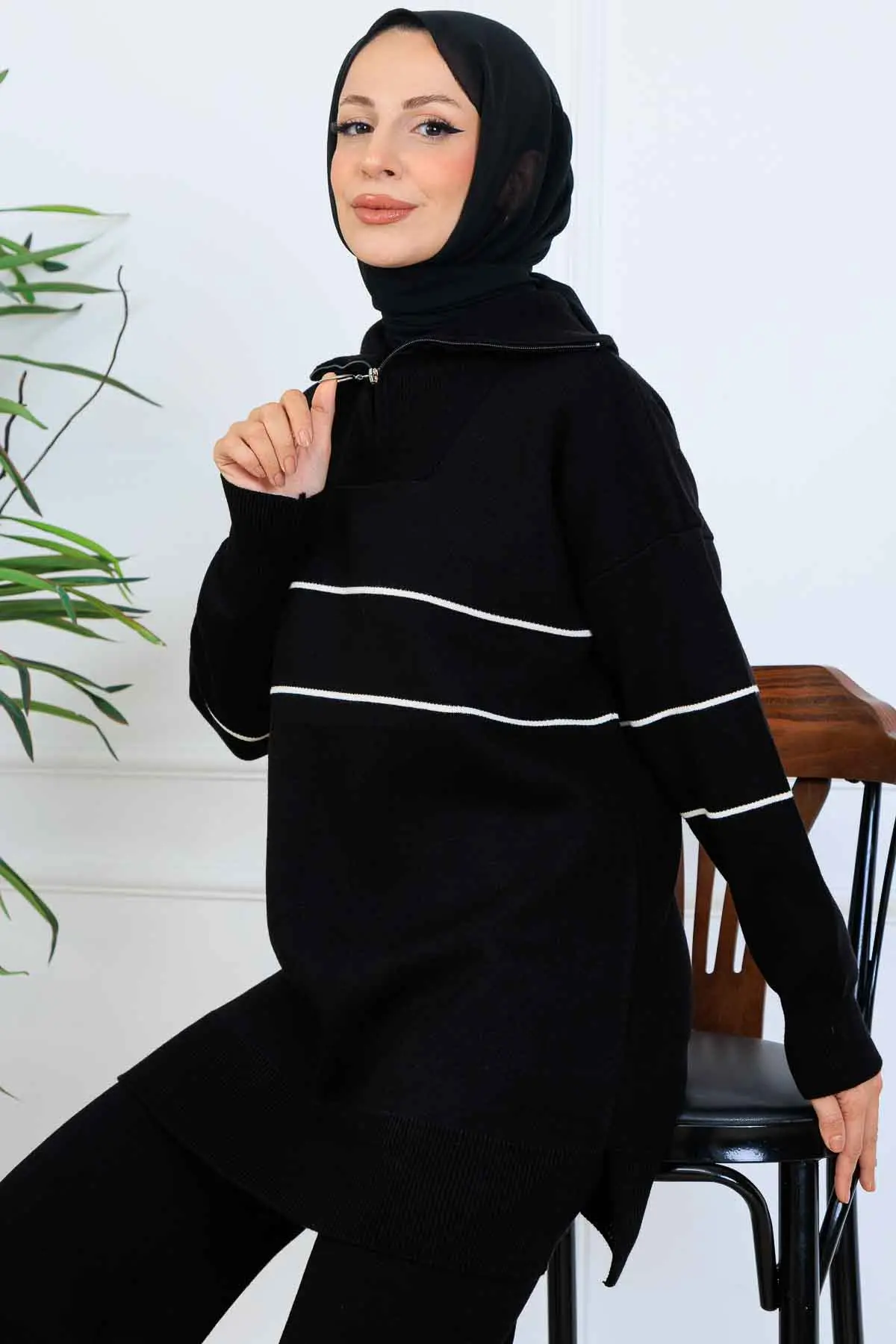 Yakası Fermuarlı Şeritli Triko Takım-detail