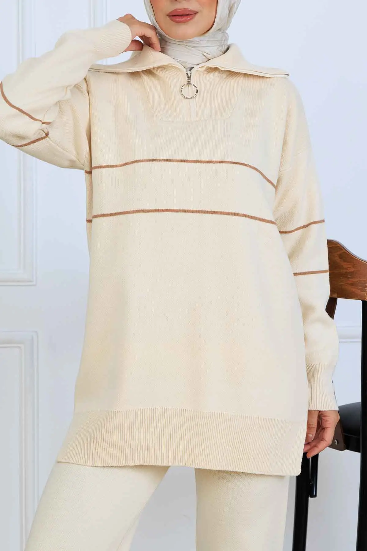 Yakası Fermuarlı Şeritli Triko Takım-detail
