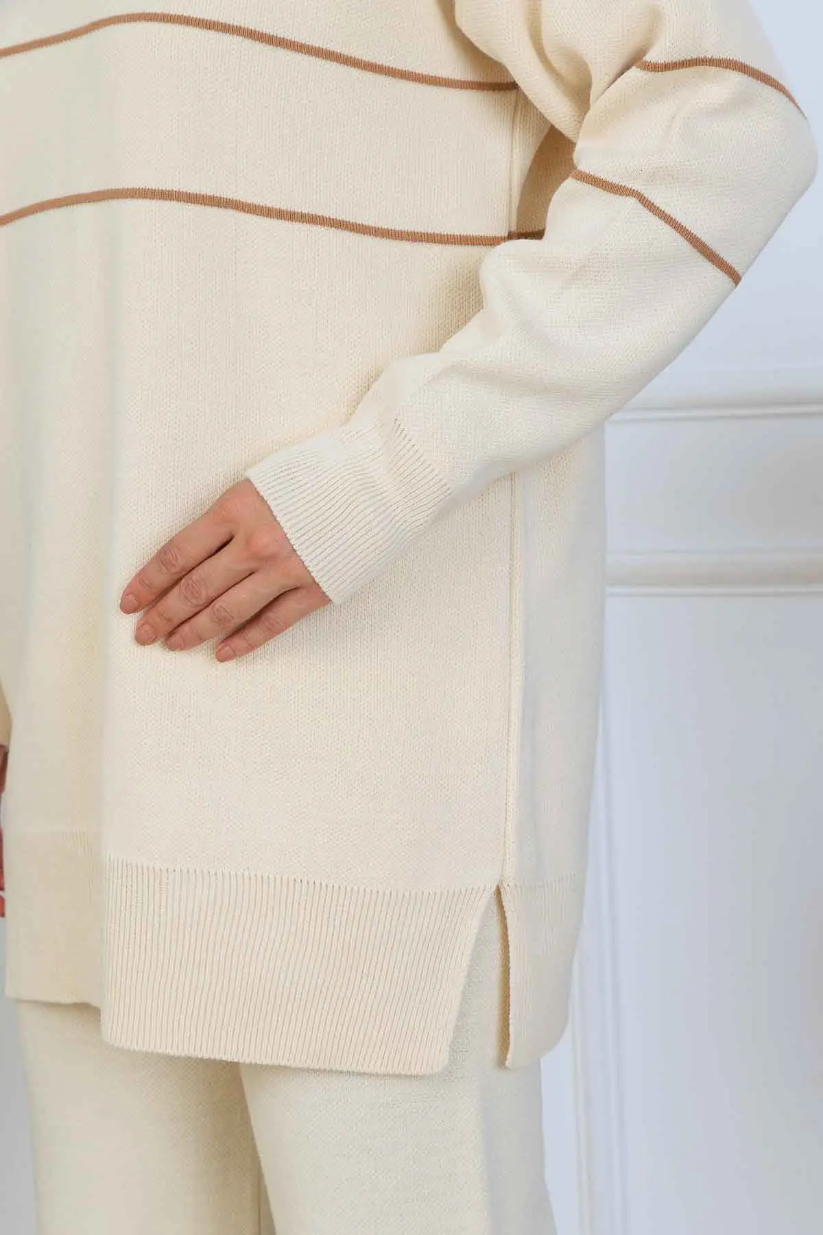 Yakası Fermuarlı Şeritli Triko Takım-detail