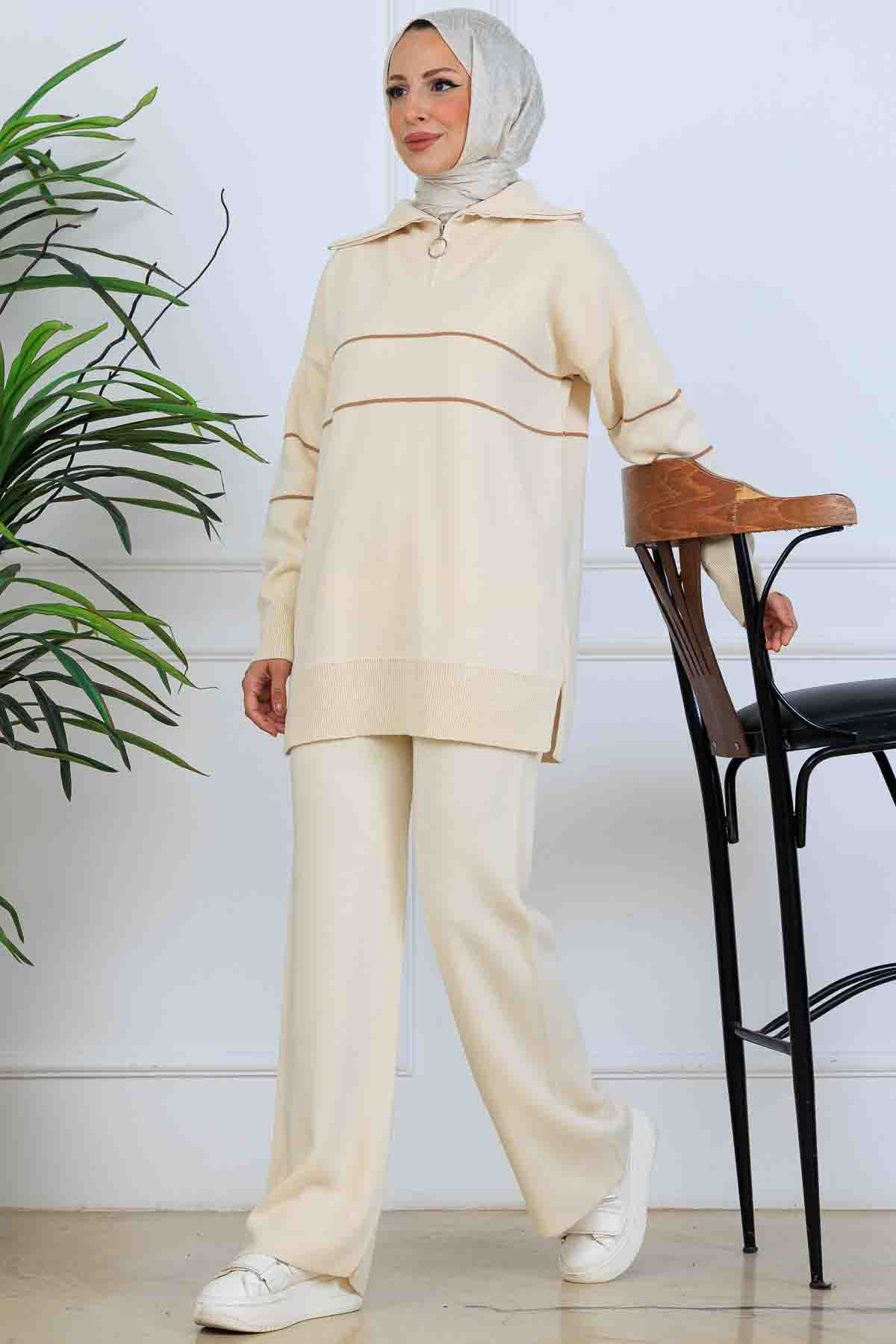 Yakası Fermuarlı Şeritli Triko Takım