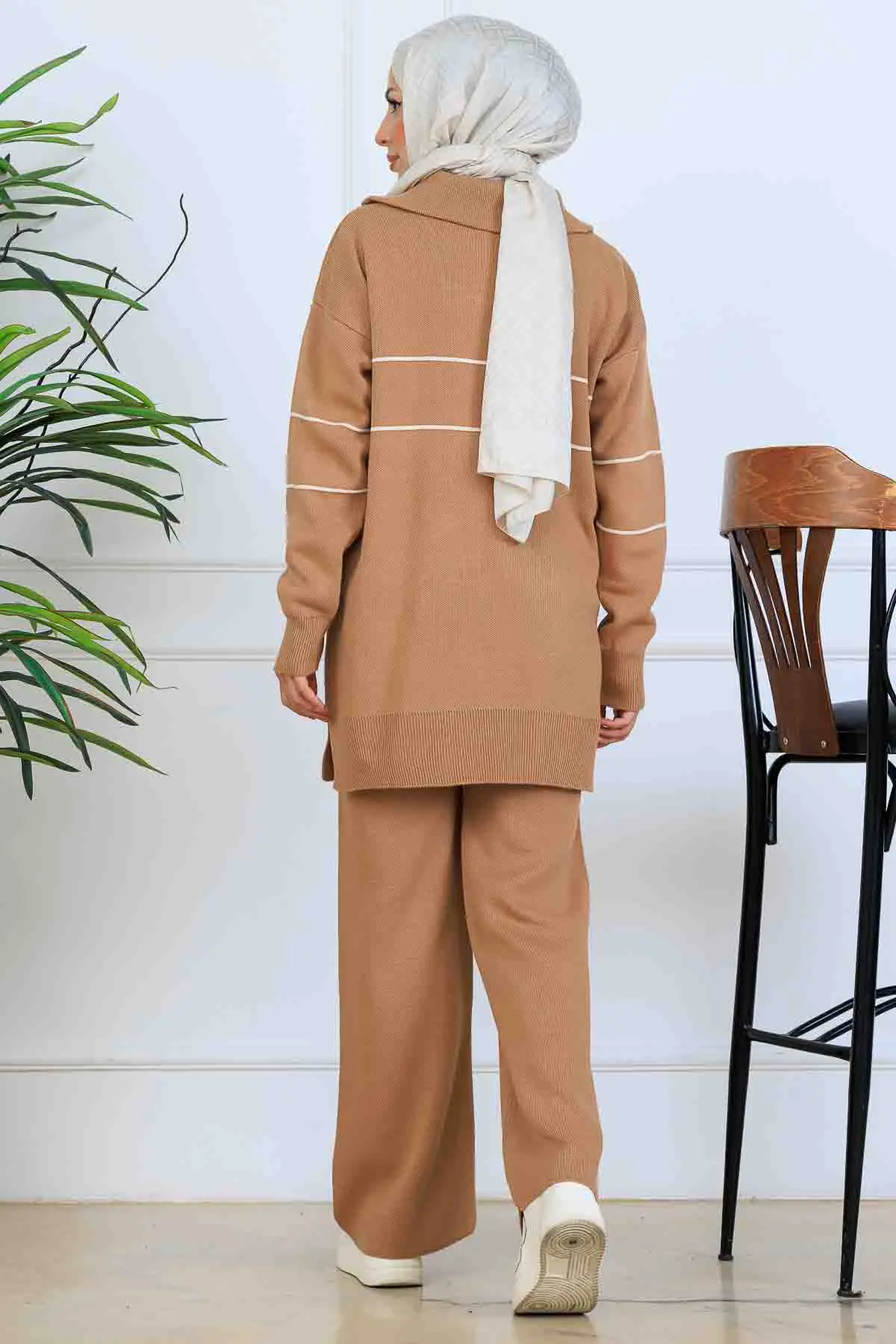 Yakası Fermuarlı Şeritli Triko Takım-detail