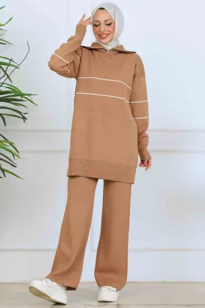 Yakası Fermuarlı Şeritli Triko Takım