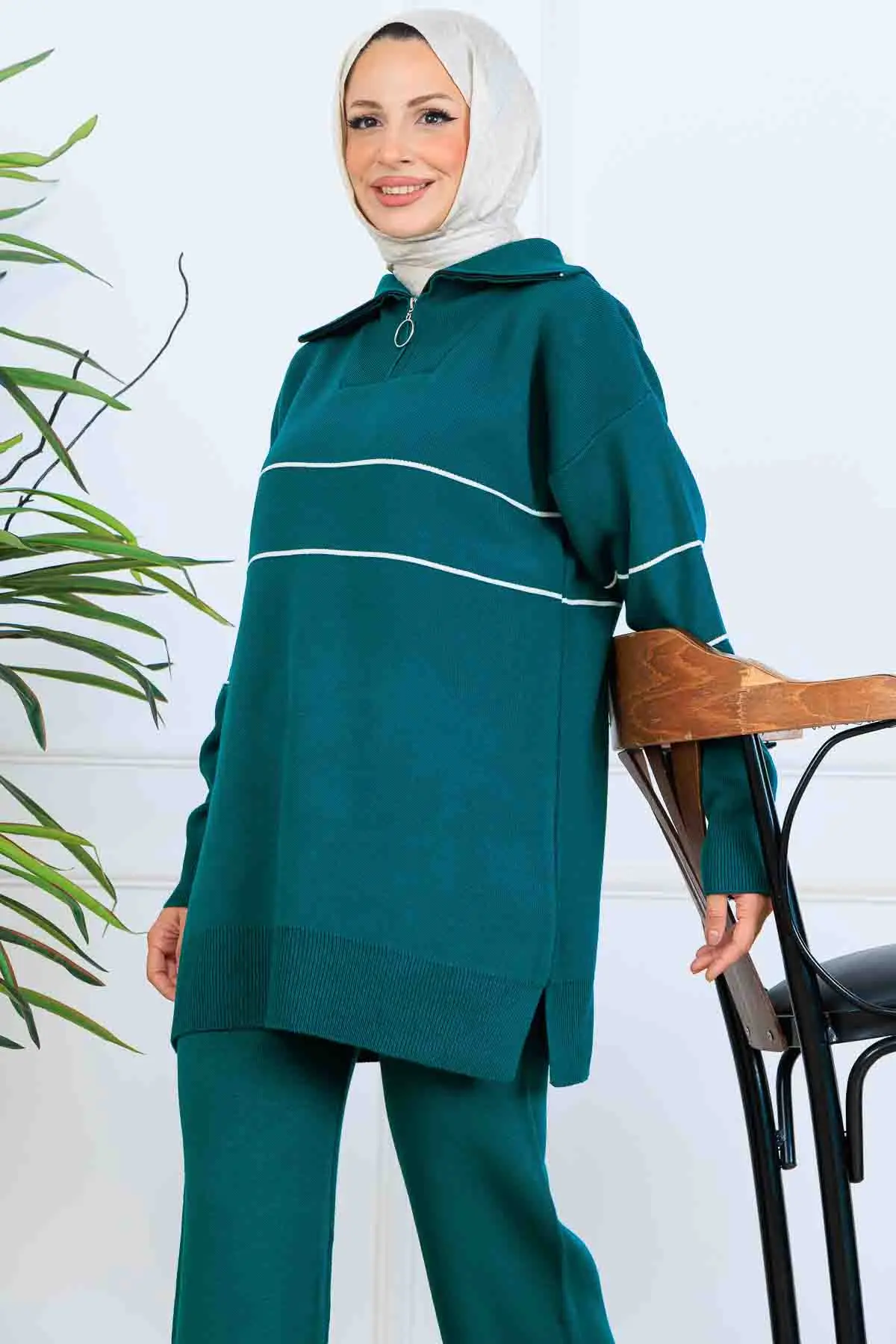 Yakası Fermuarlı Şeritli Triko Takım-detail