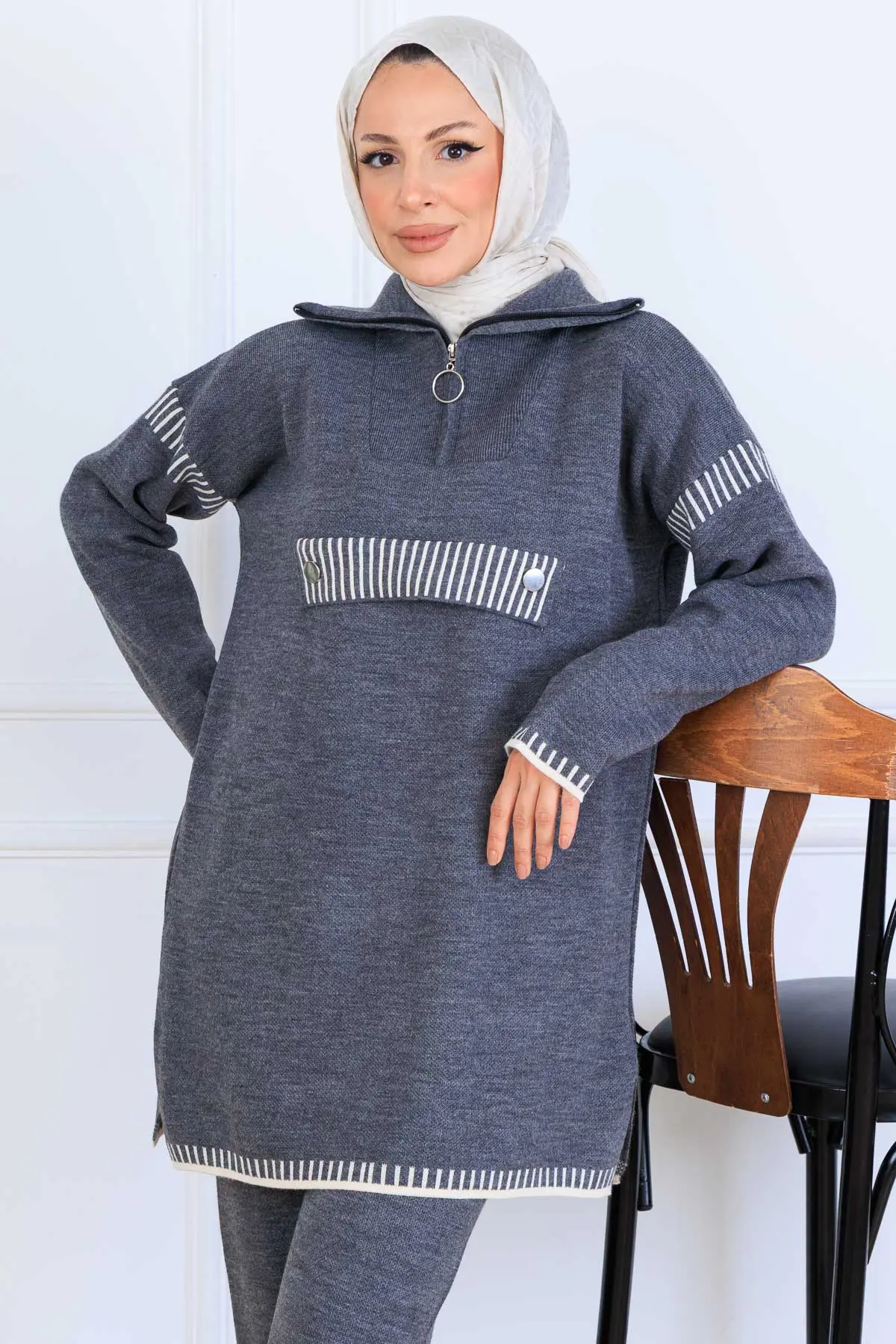 Yakası Fermuarlı Triko Takım-detail