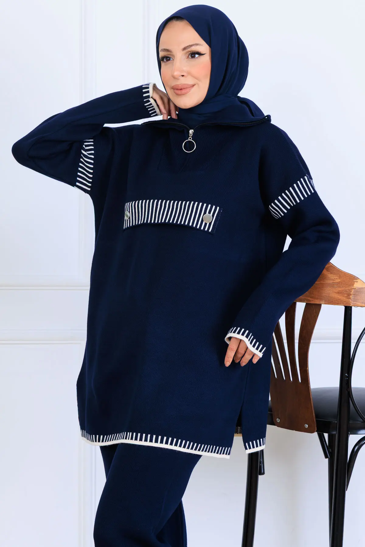 Yakası Fermuarlı Triko Takım-detail