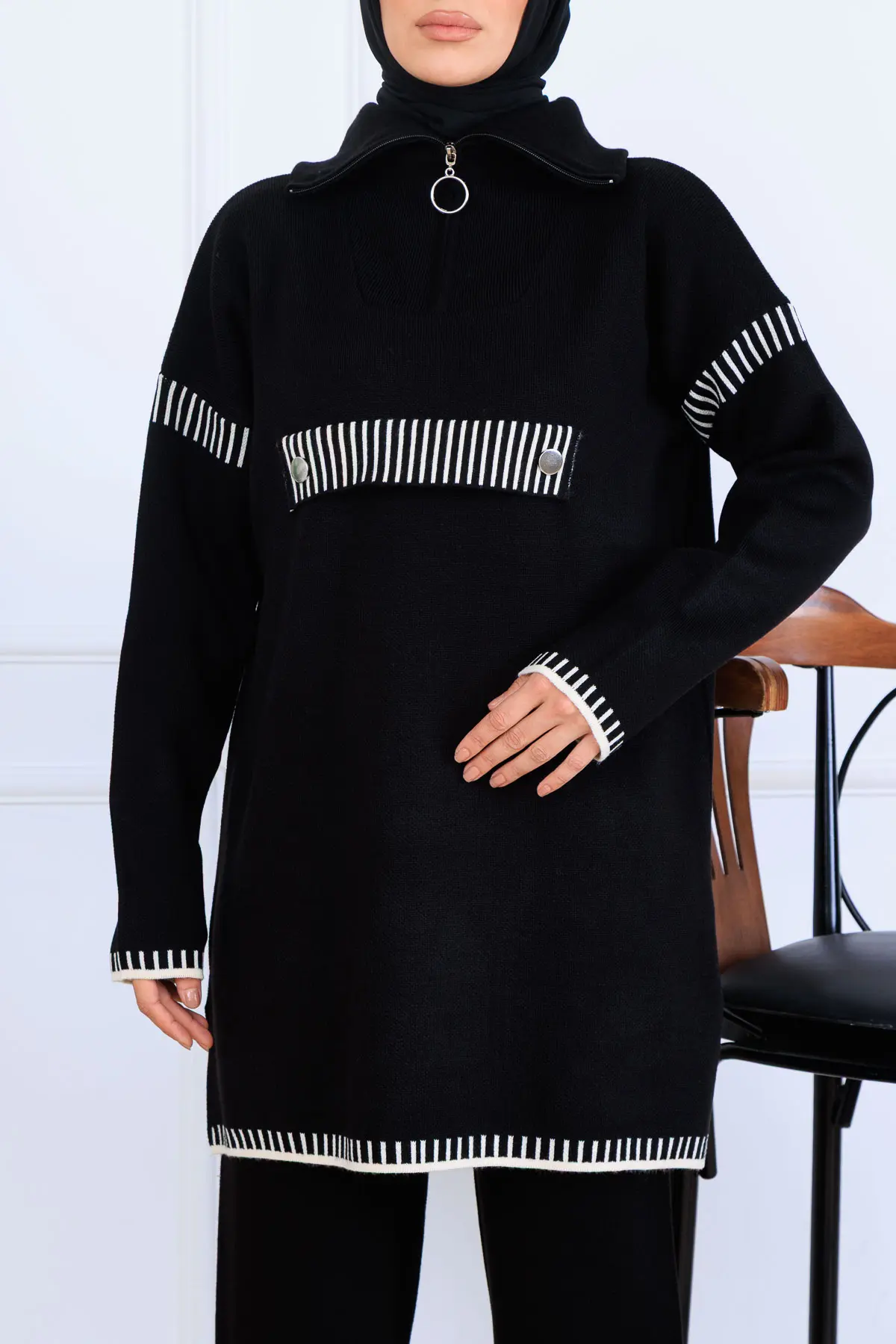 Yakası Fermuarlı Triko Takım-detail