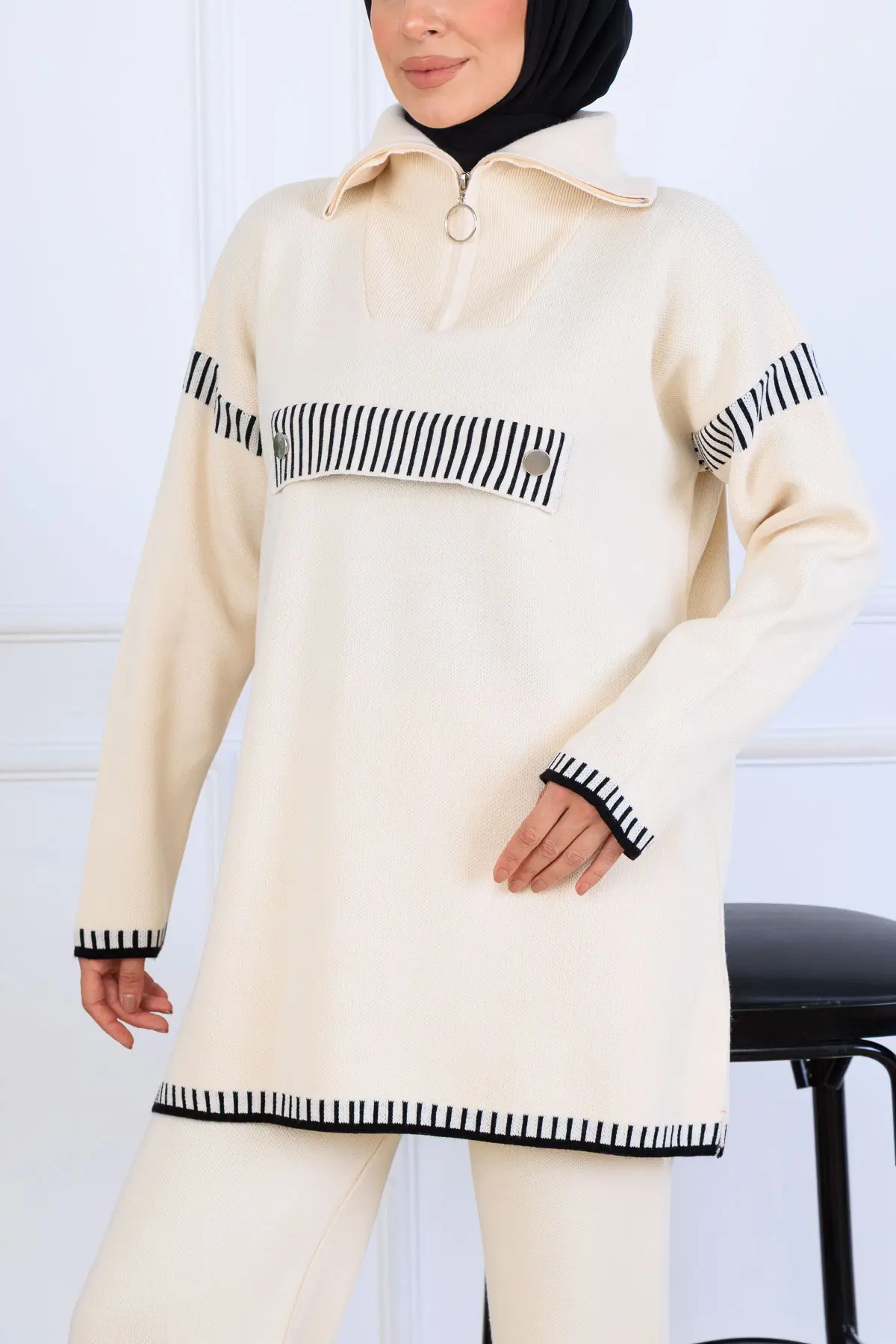 Yakası Fermuarlı Triko Takım-detail