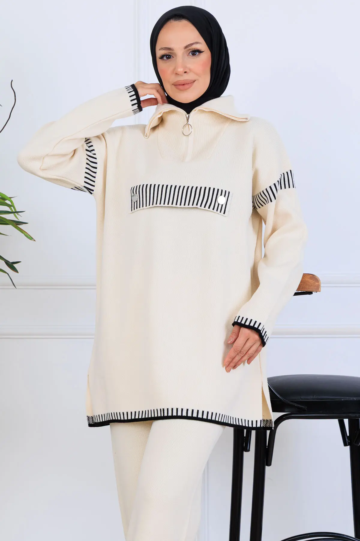 Yakası Fermuarlı Triko Takım-detail