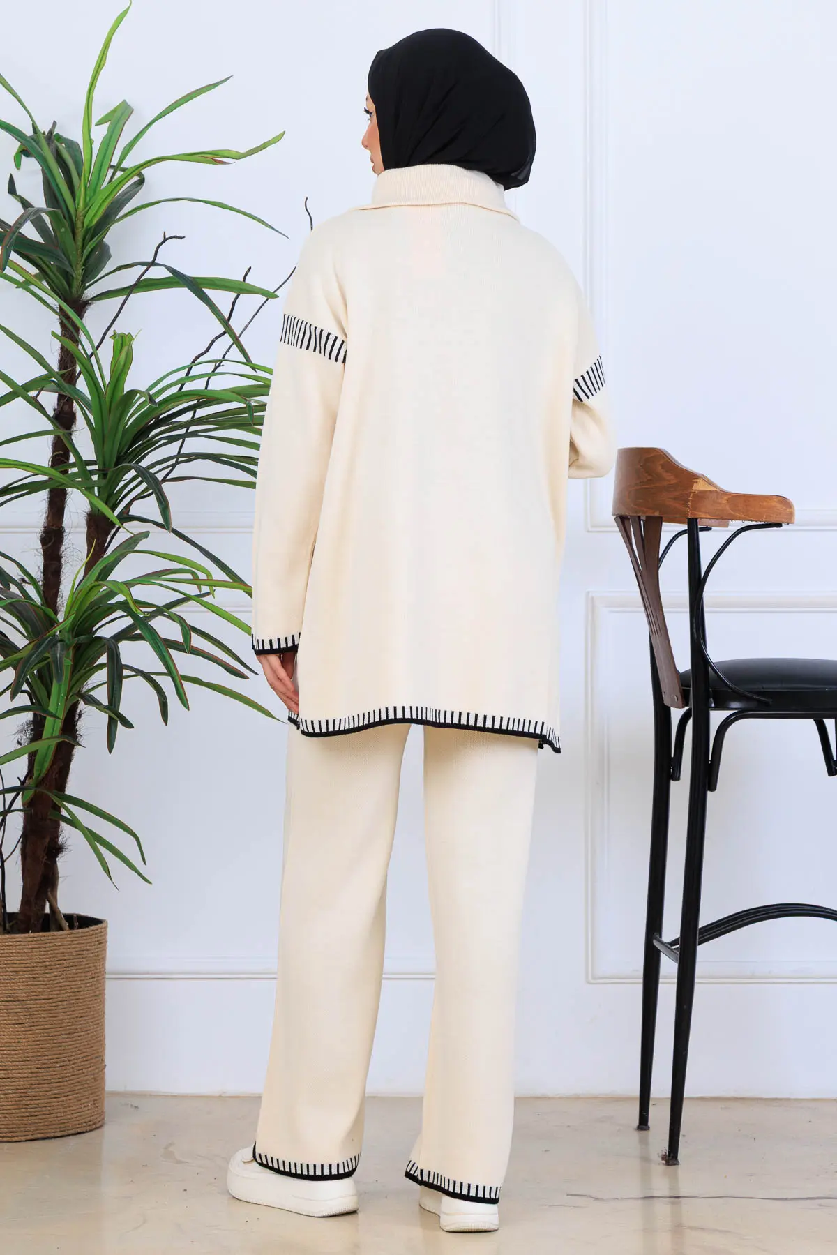 Yakası Fermuarlı Triko Takım-detail