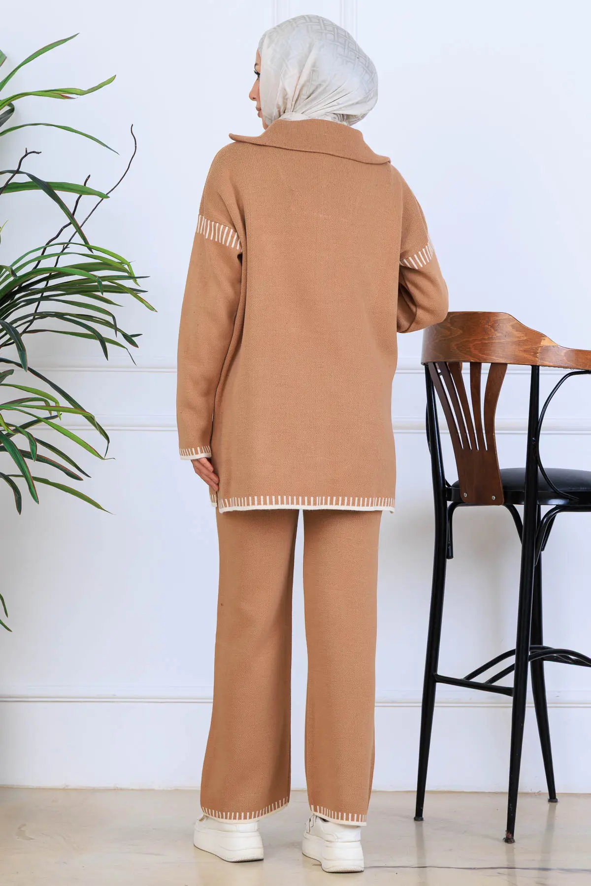 Yakası Fermuarlı Triko Takım-detail