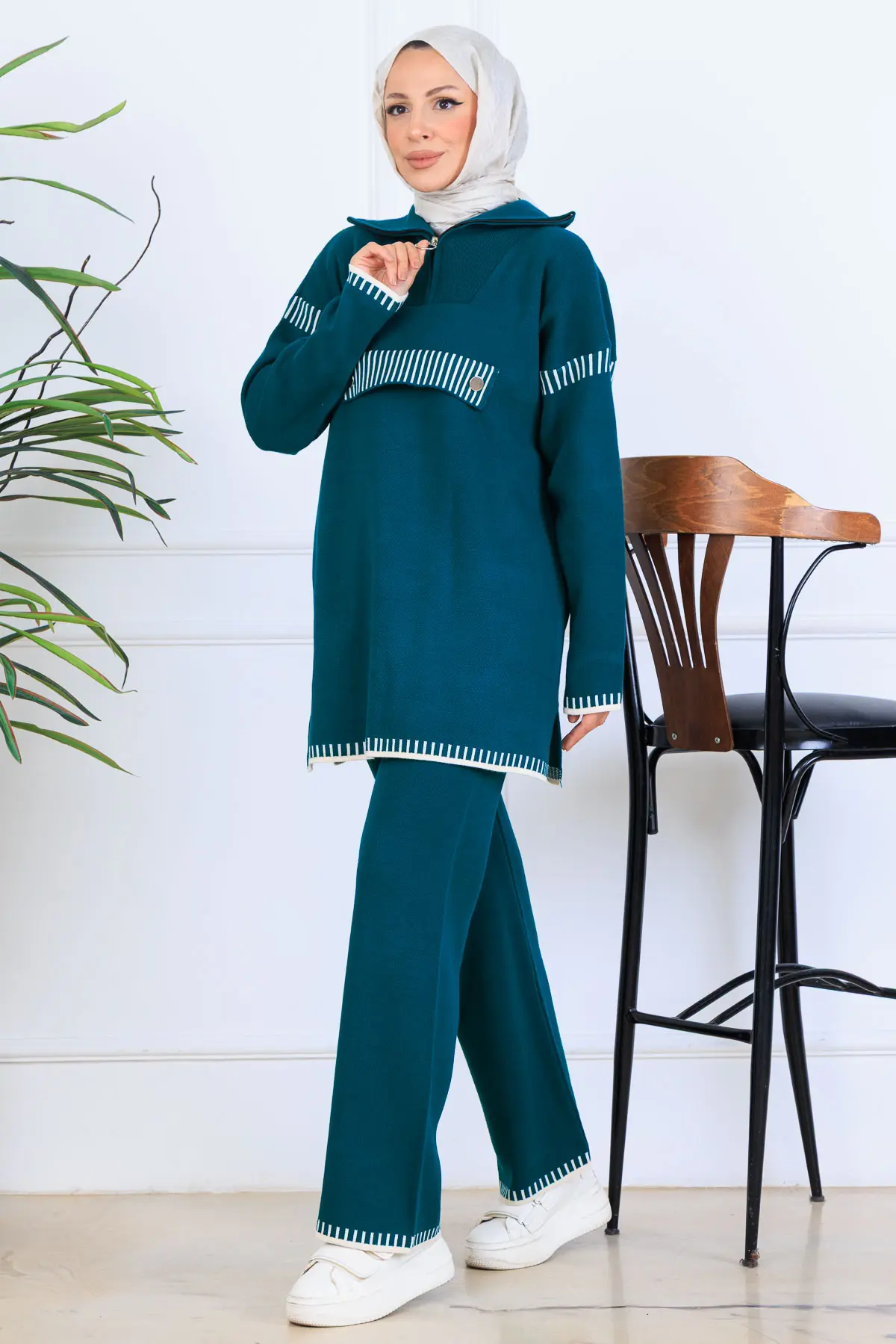 Yakası Fermuarlı Triko Takım-detail