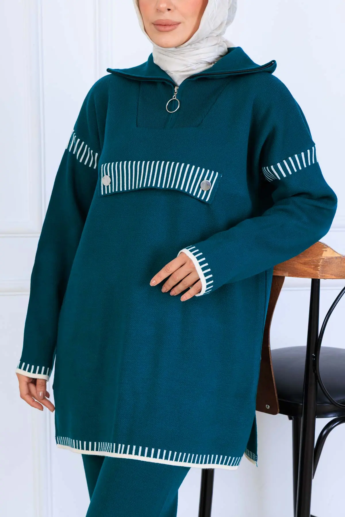 Yakası Fermuarlı Triko Takım-detail