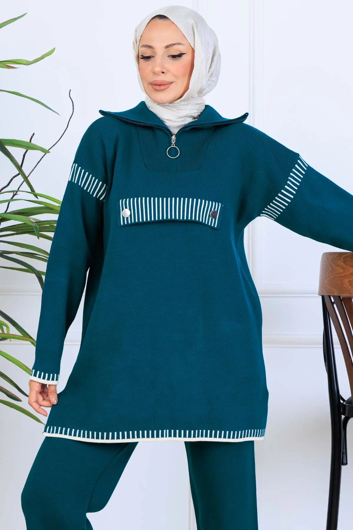 Yakası Fermuarlı Triko Takım-detail