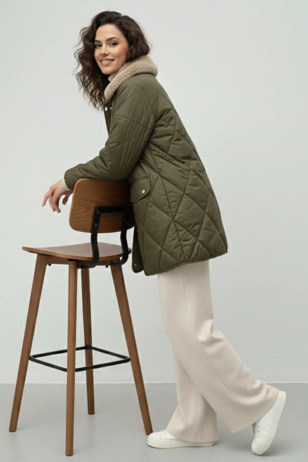 Yakası Kürklü Kapitone Mont-detail