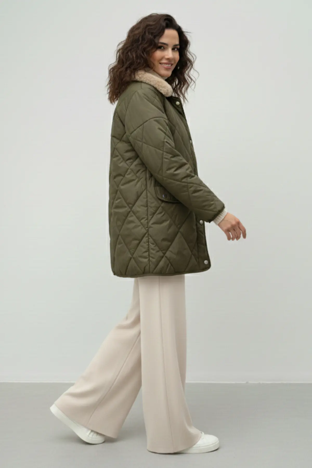 Yakası Kürklü Kapitone Mont-detail