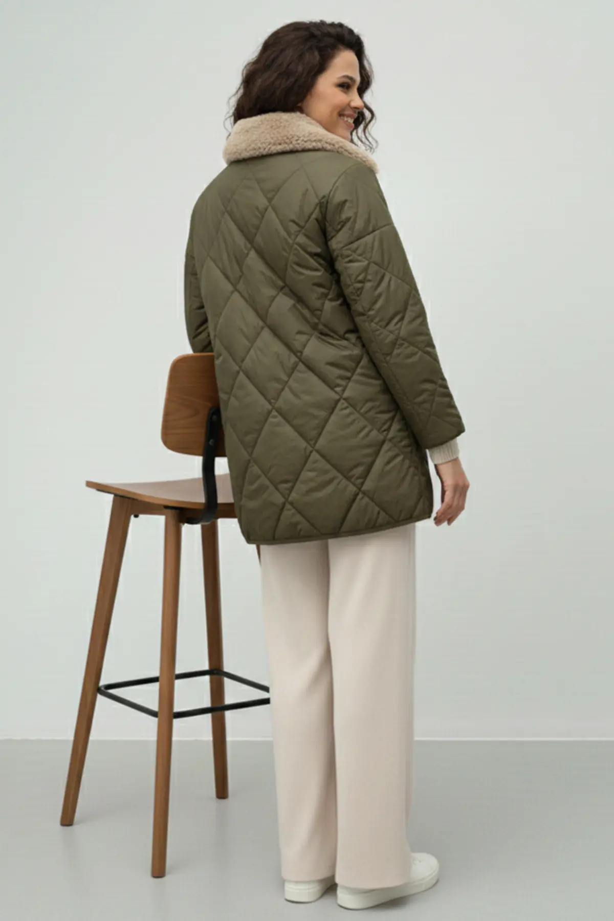 Yakası Kürklü Kapitone Mont-detail