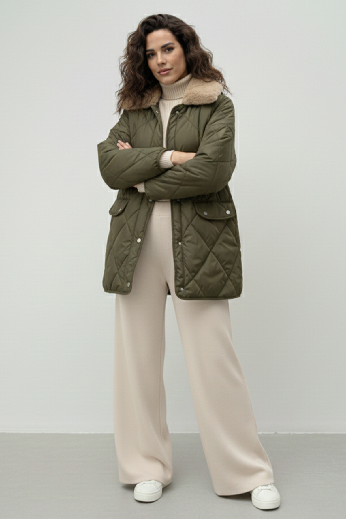 Yakası Kürklü Kapitone Mont