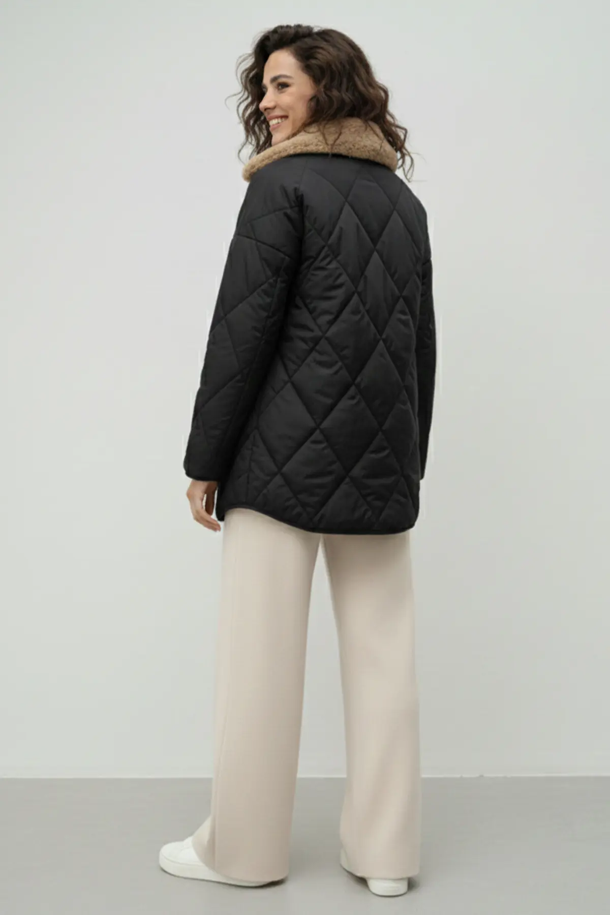 Yakası Kürklü Kapitone Mont-detail