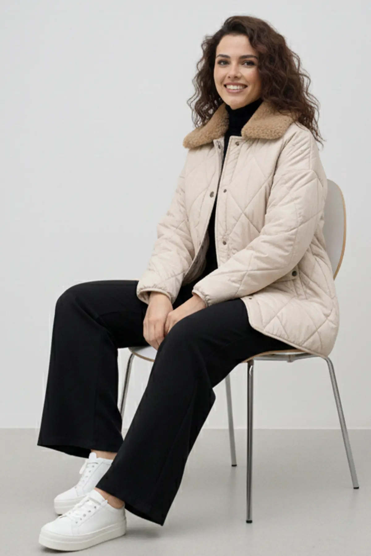 Yakası Kürklü Kapitone Mont-detail