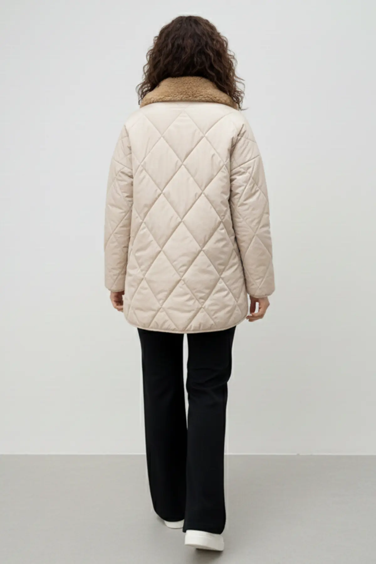 Yakası Kürklü Kapitone Mont-detail