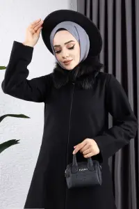 Yakası Kürklü Kaşe Kaban