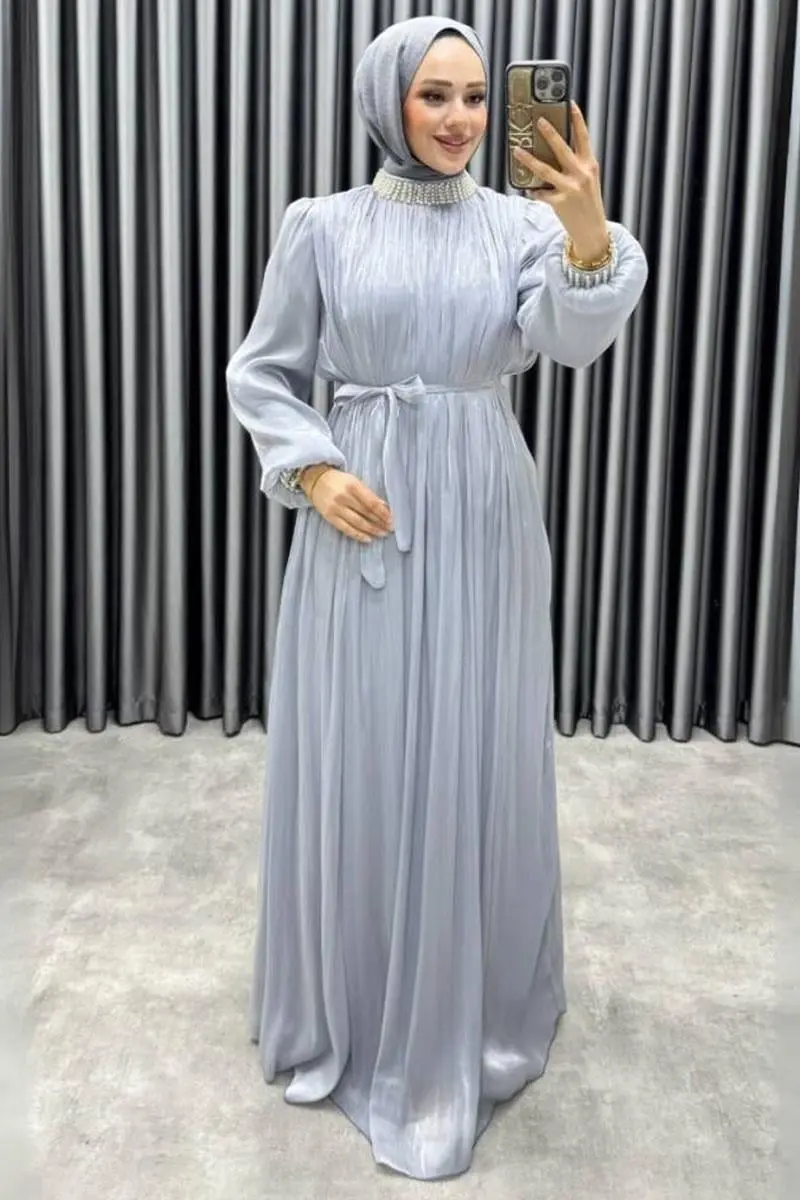 Janjan Evening Dress With Stone Embroidered Collar