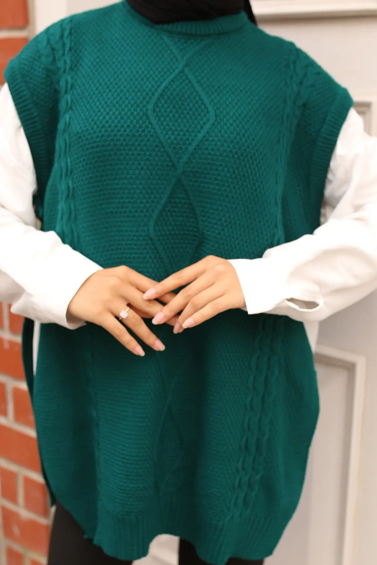 Knit Motif Sweater With Side Ties-detail