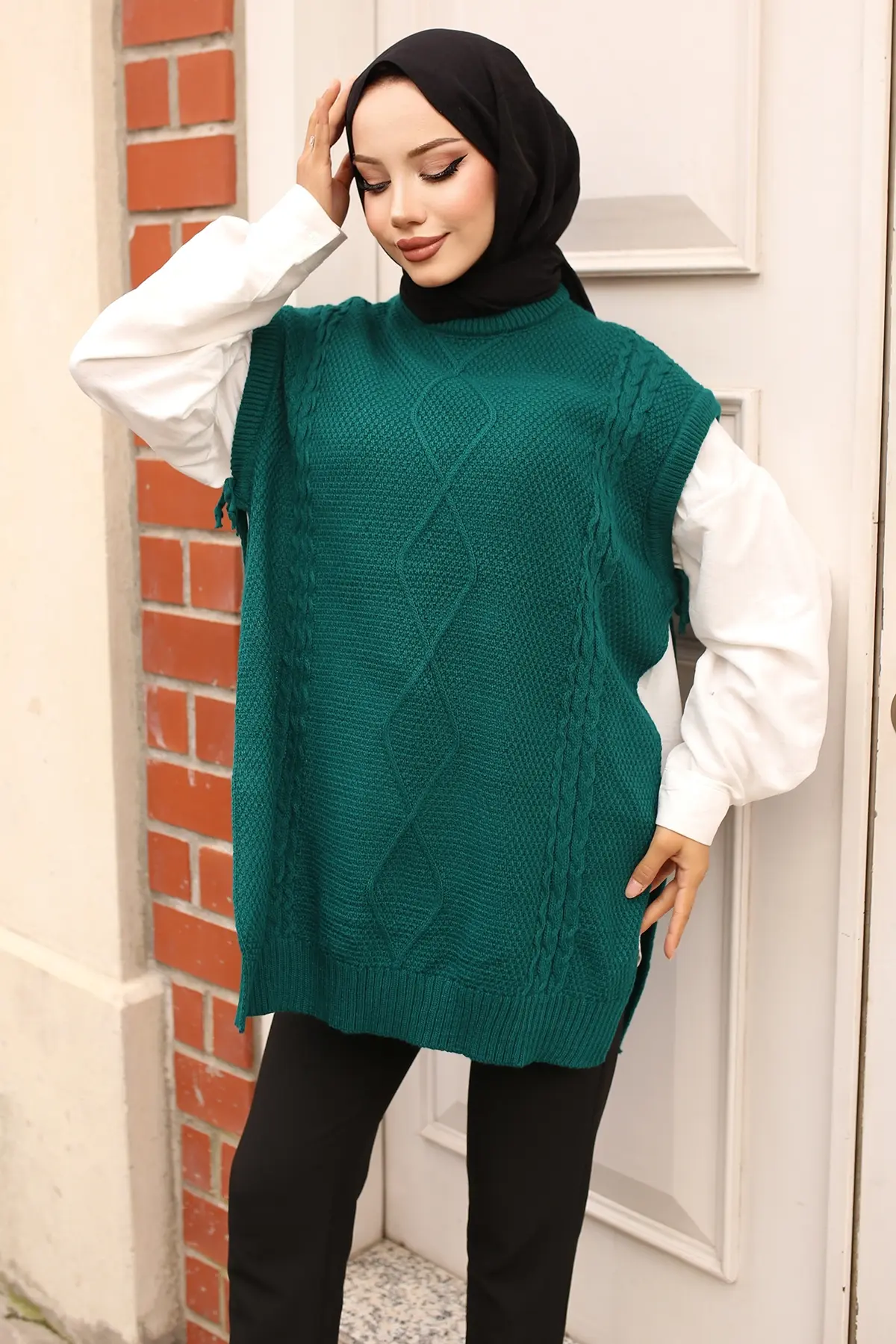 Knit Motif Sweater With Side Ties-detail