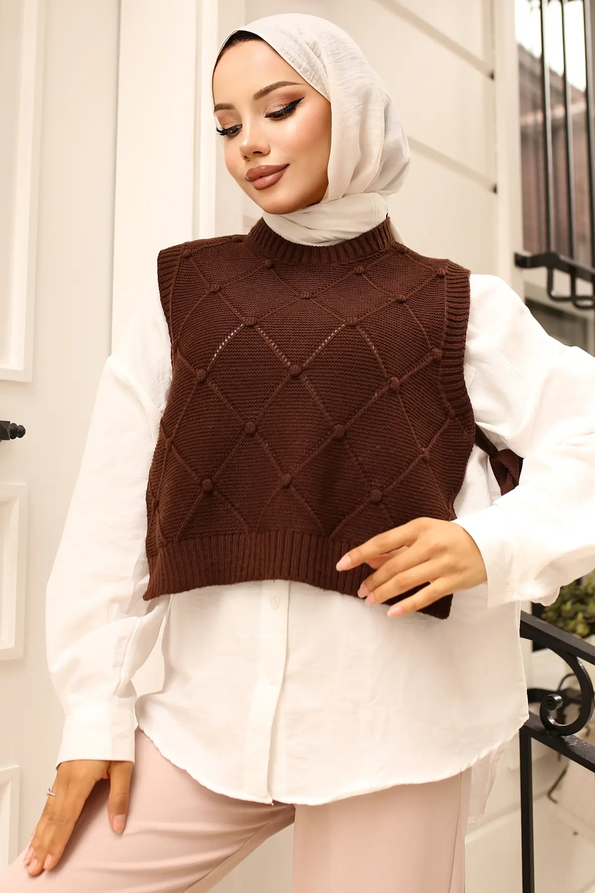 Knitwear Short Sweater With Ties On The Side-detail