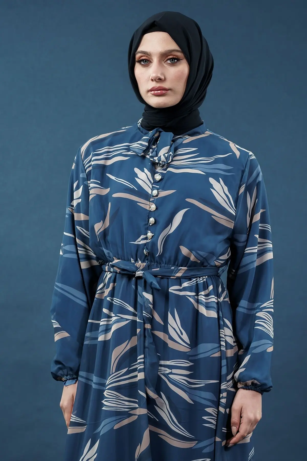 Yaprak Desenli Lacivert Tesettür Elbise-detail