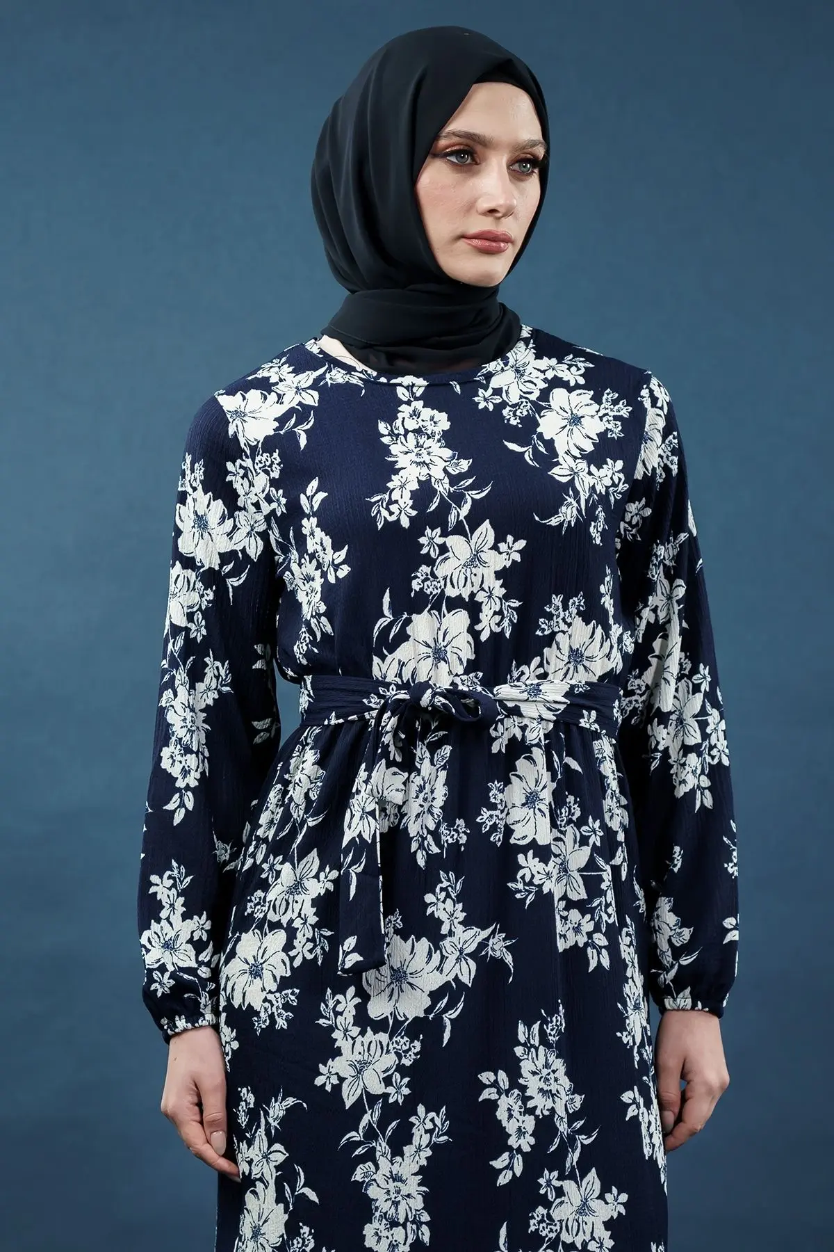 Yeni Sezon Bürümcük Çiçek Desenli Lacivert Elbise-detail