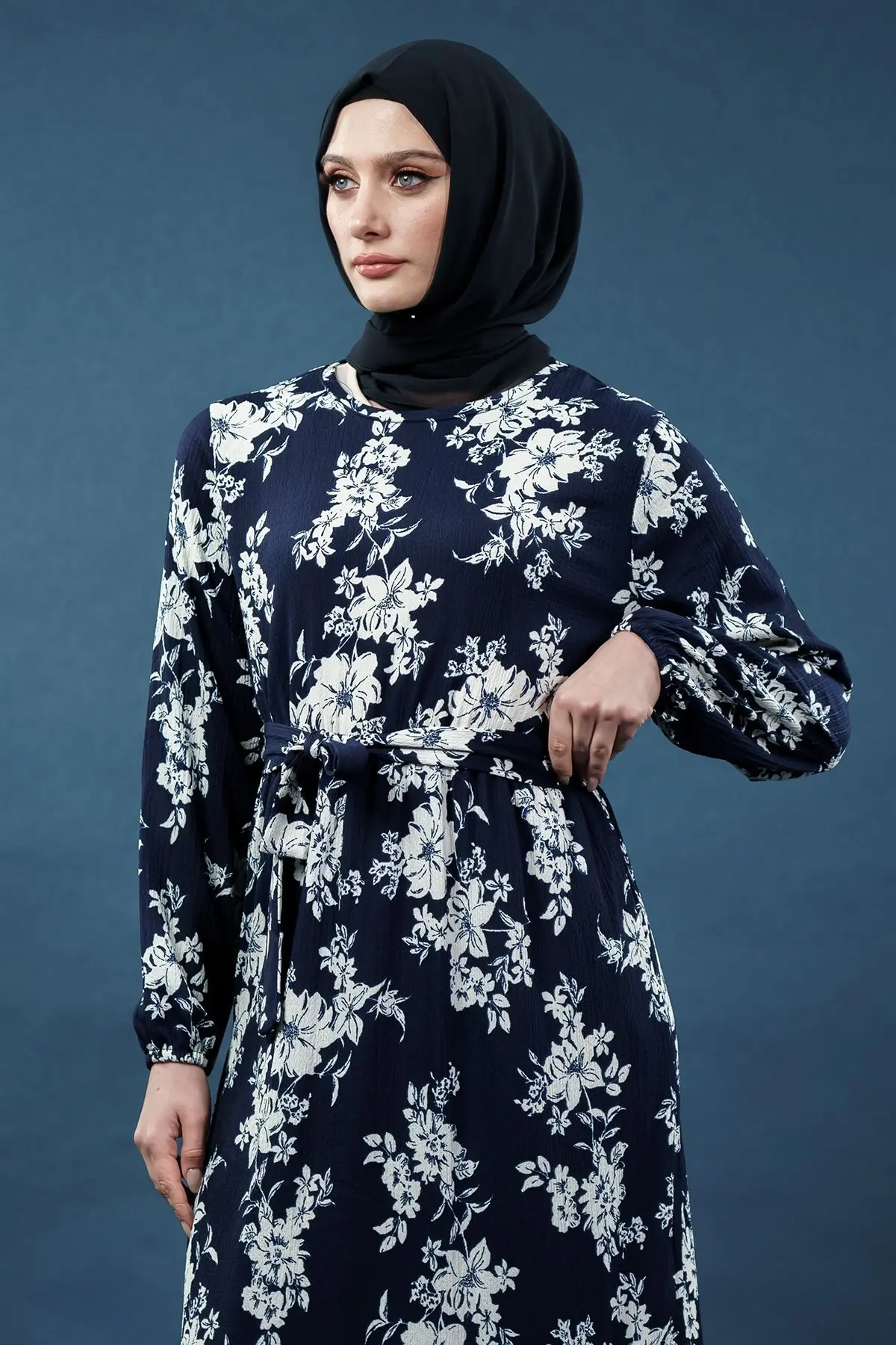 Yeni Sezon Bürümcük Çiçek Desenli Lacivert Elbise-detail