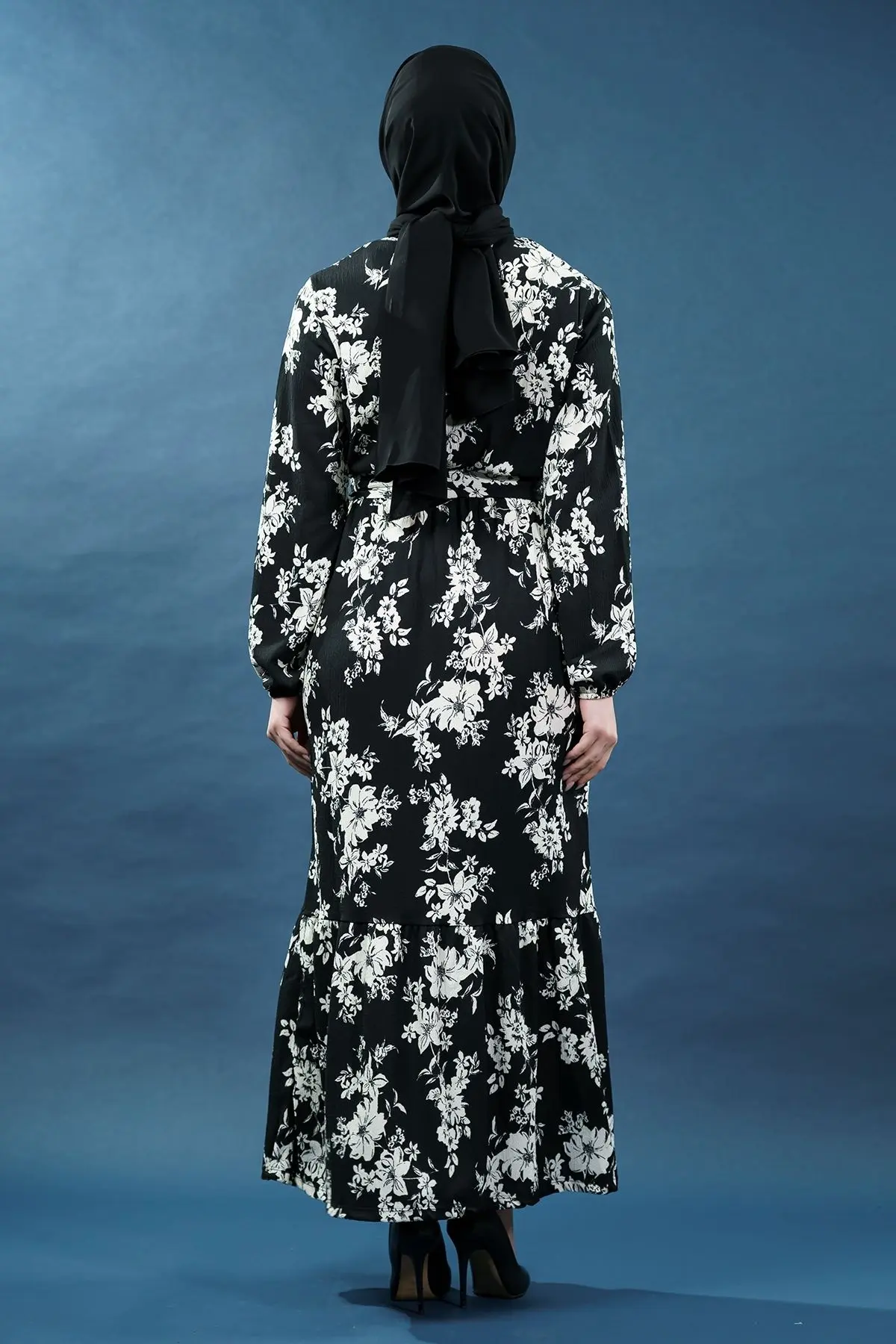 Yeni Sezon Bürümcük Çiçek Desenli Siyah Elbise-detail
