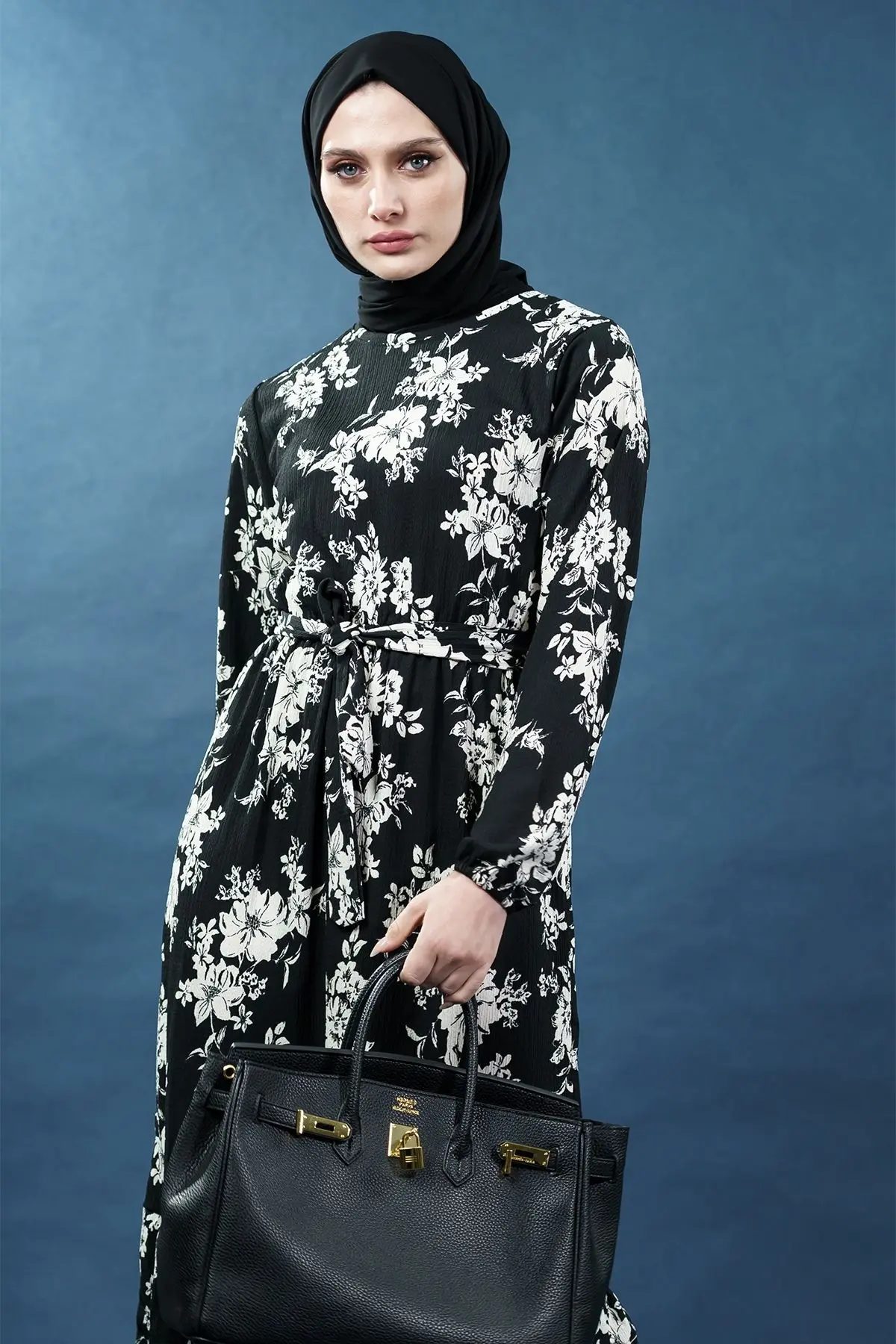 Yeni Sezon Bürümcük Çiçek Desenli Siyah Elbise-detail