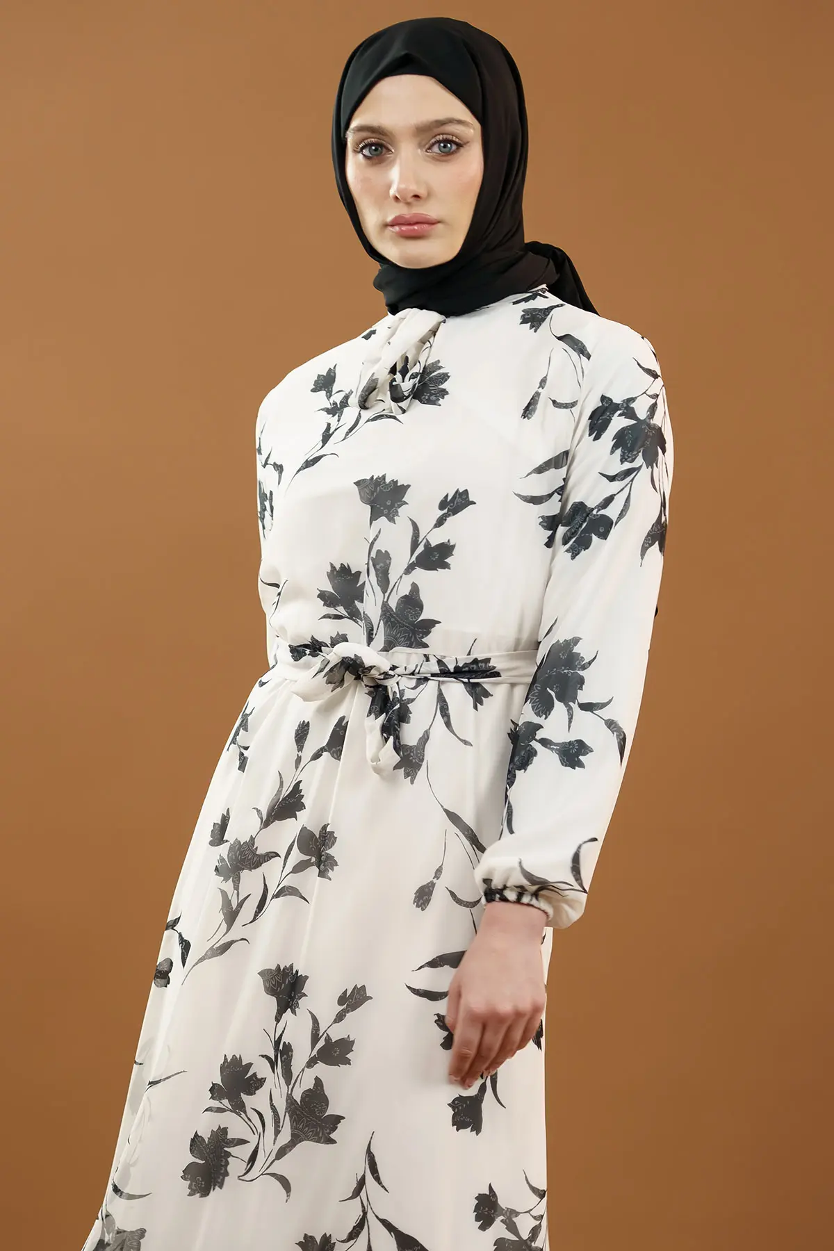 Yeni Sezon Çiçek Desenli Tesettür Elbise-detail