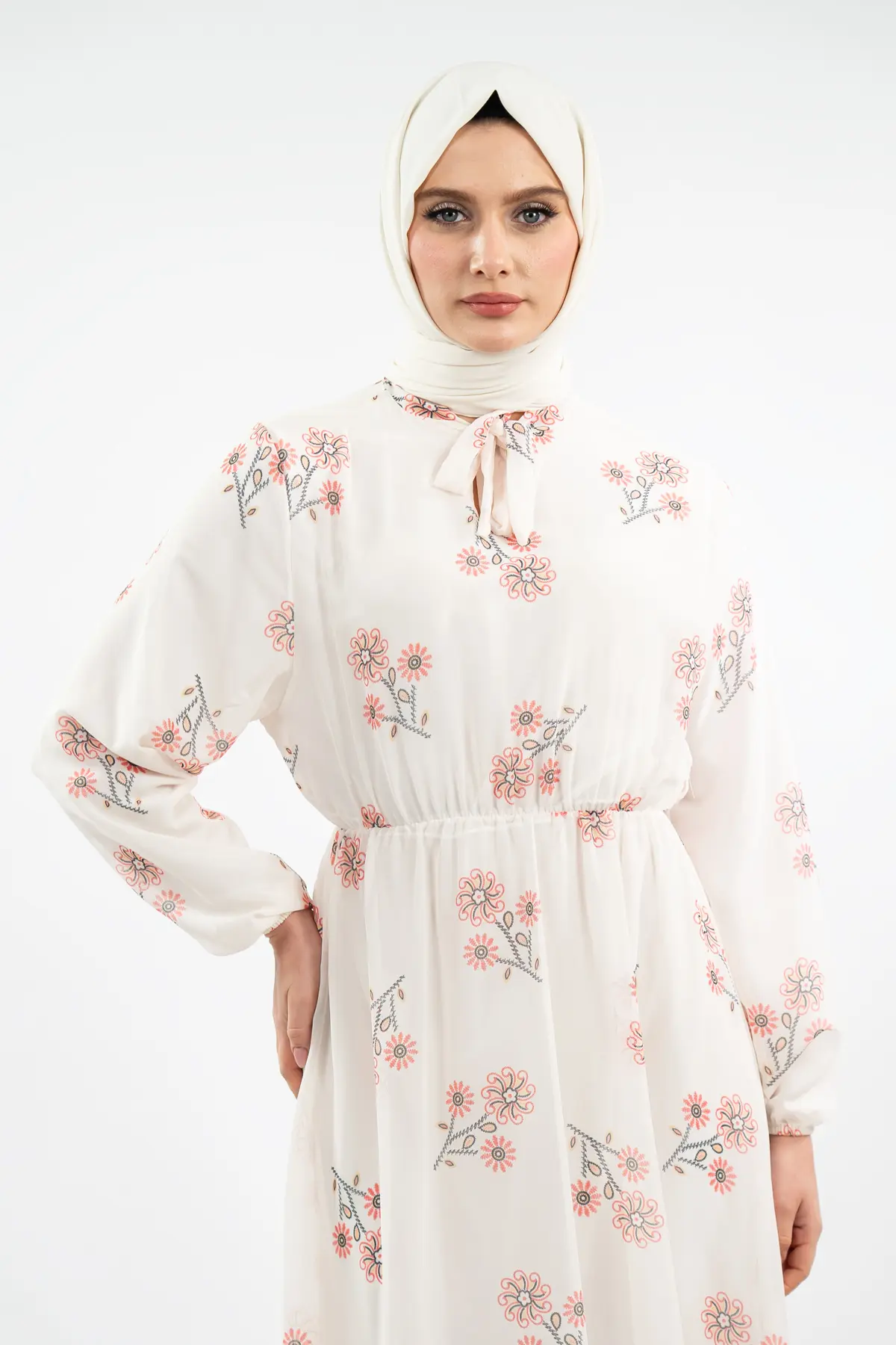 Yeni Sezon Çiçek Desenli Tesettür Elbise-detail