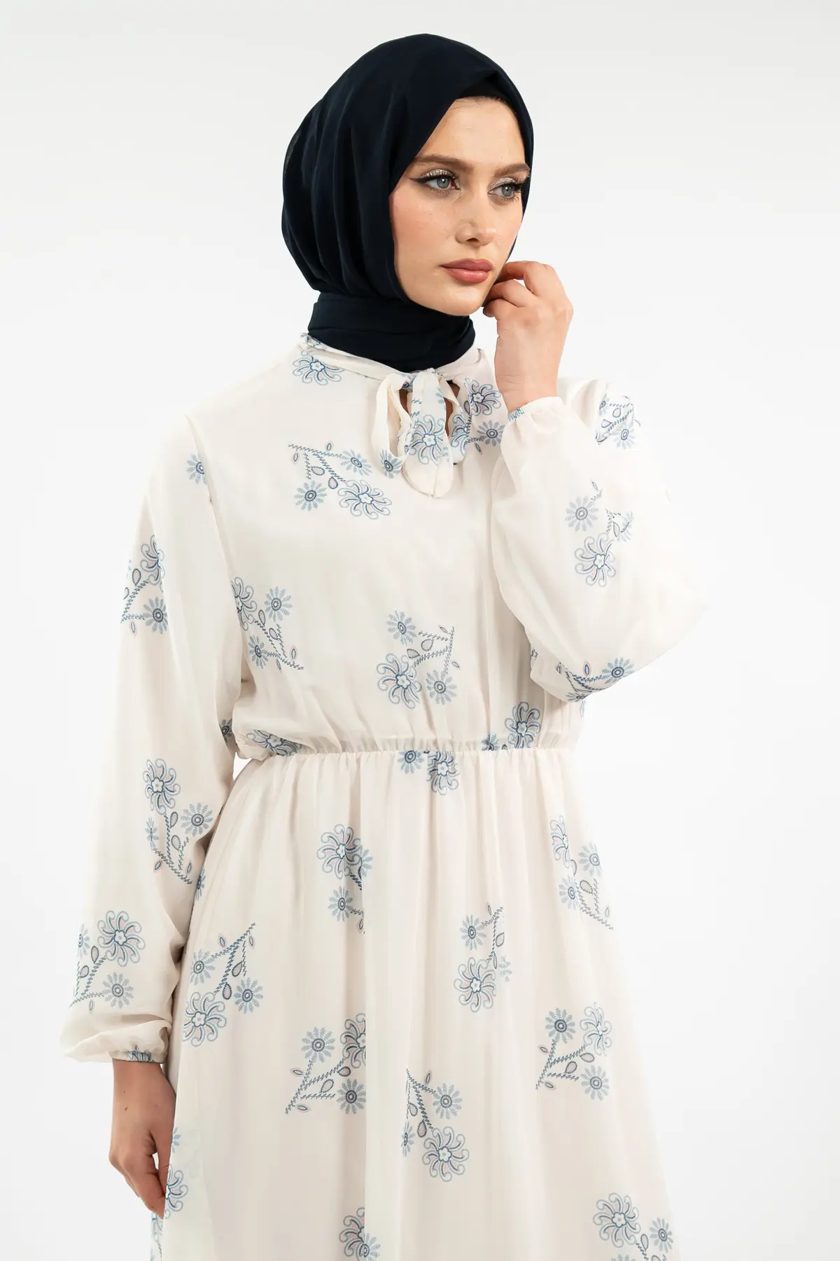 Yeni Sezon Çiçek Desenli Tesettür Elbise-detail