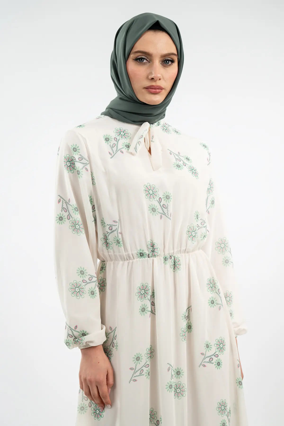 Yeni Sezon Çiçek Desenli Tesettür Elbise-detail